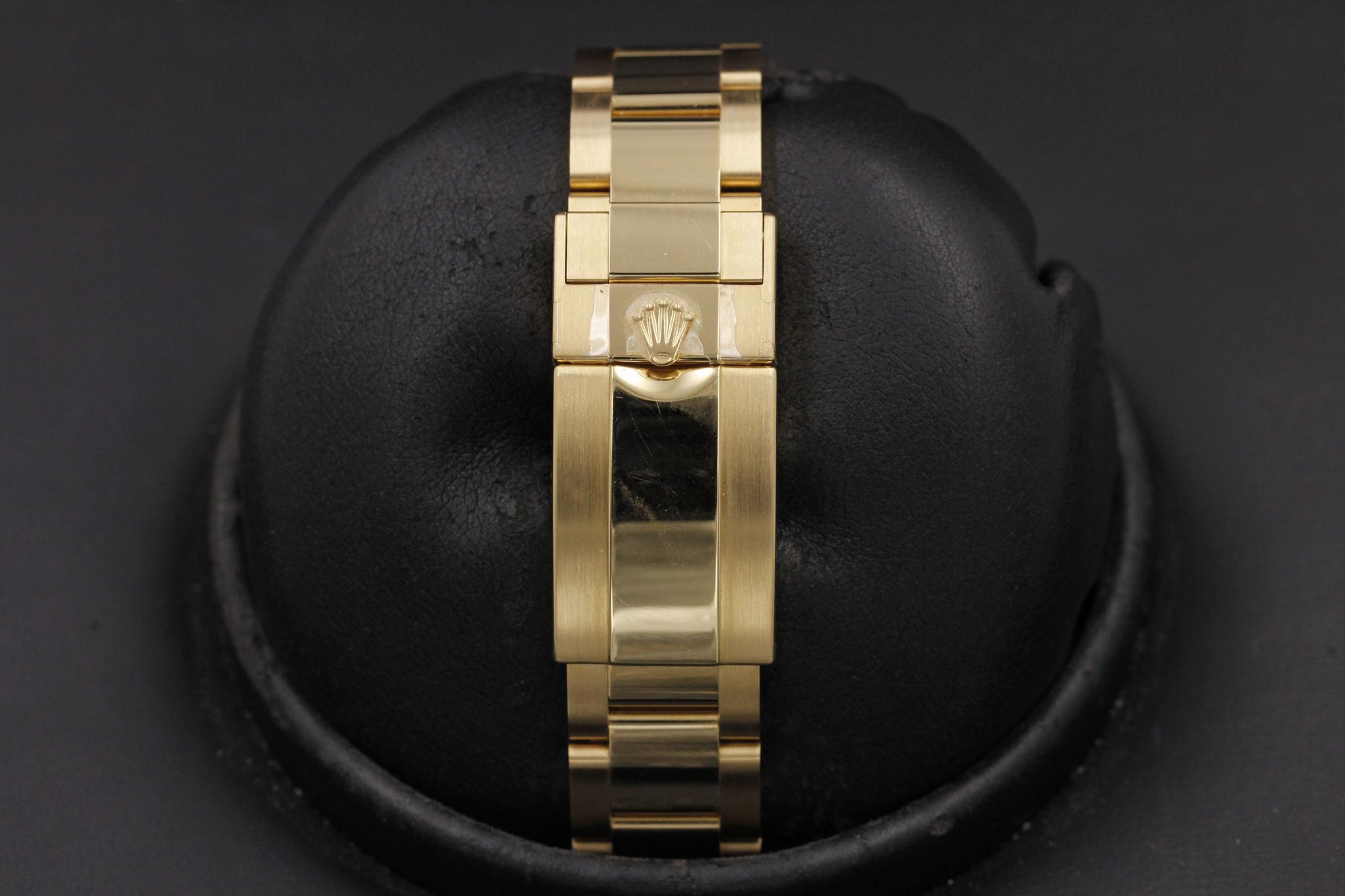 Watch Image 8
