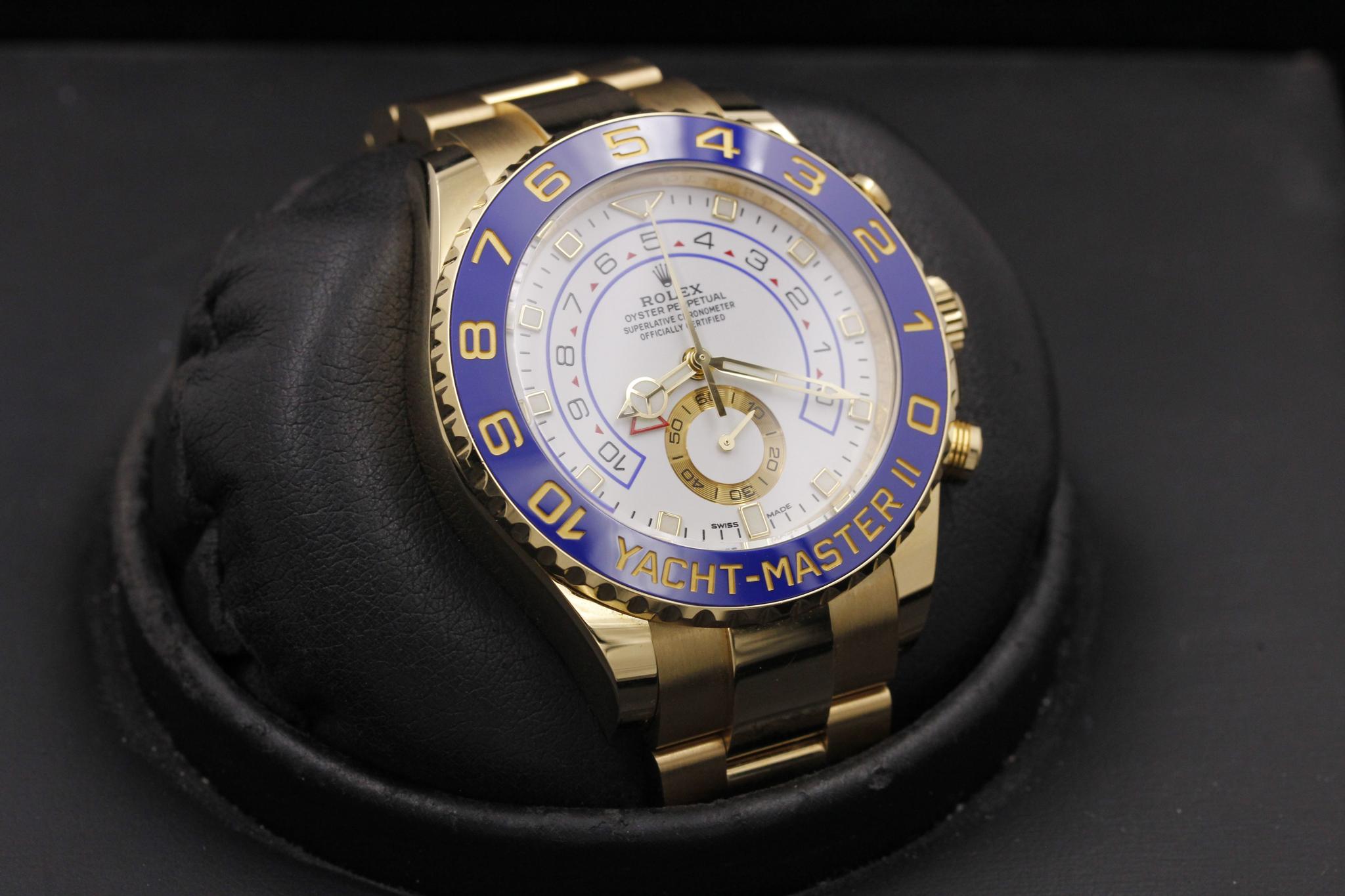 Watch Image 10