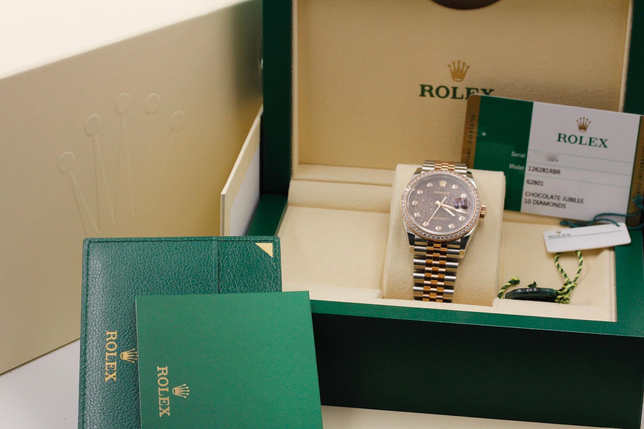 Watch Image 12