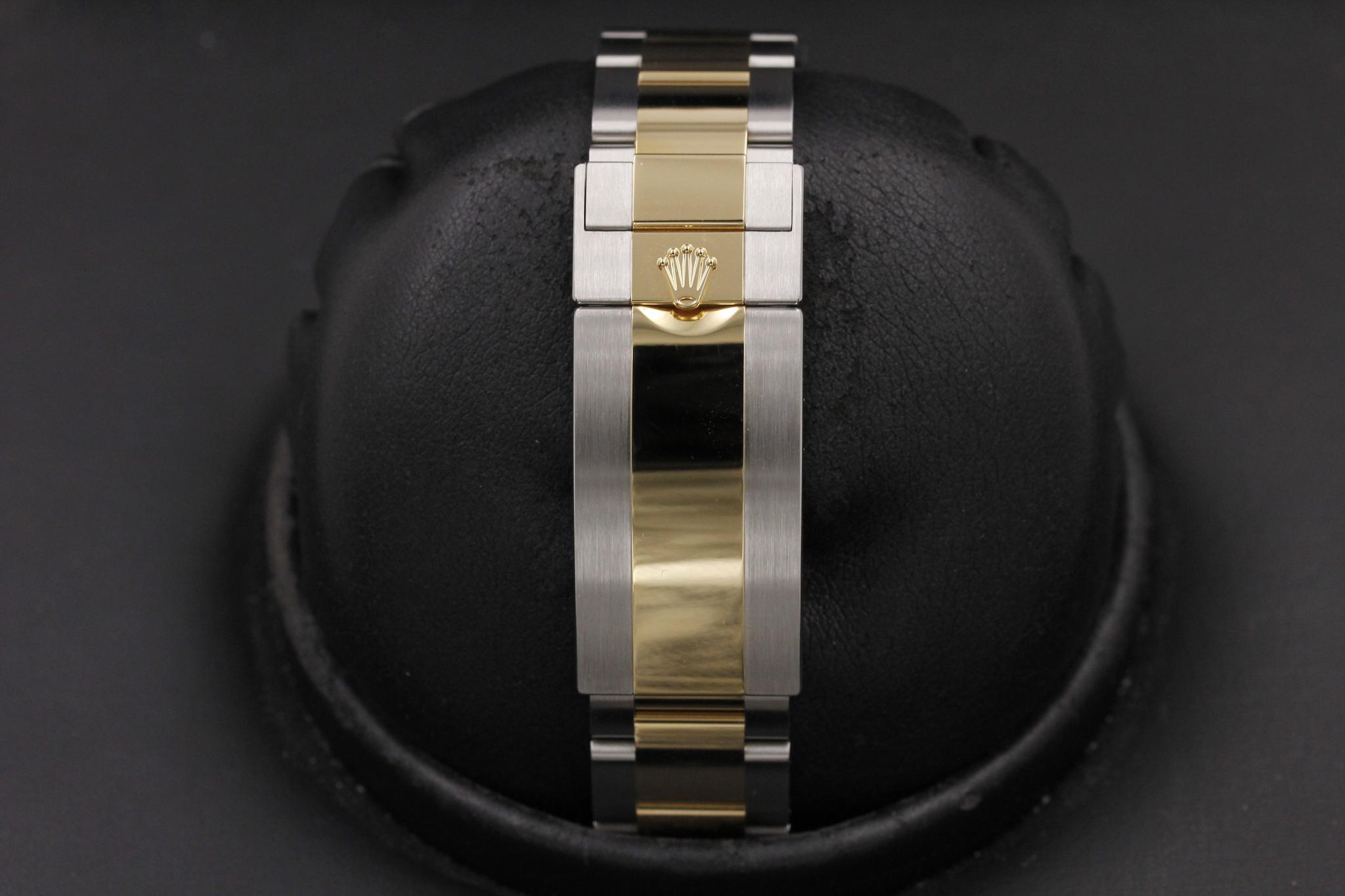 Watch Image 8