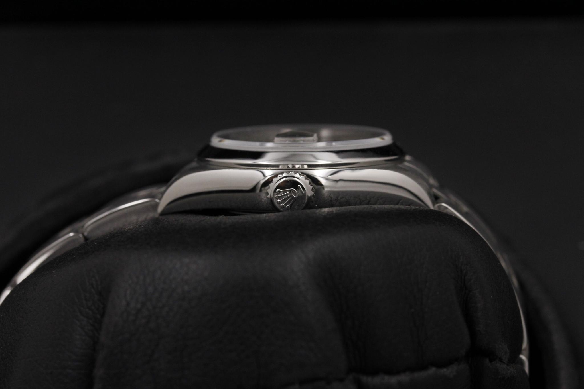 Watch Image 3