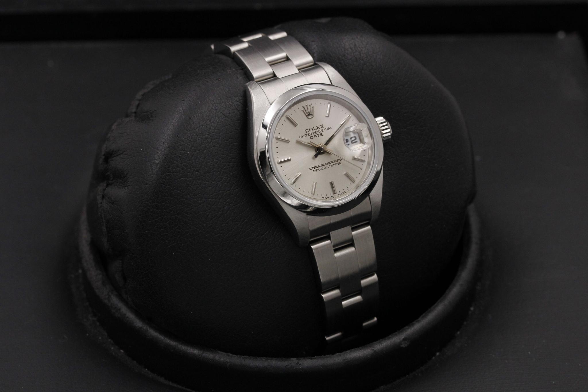 Watch Image 11