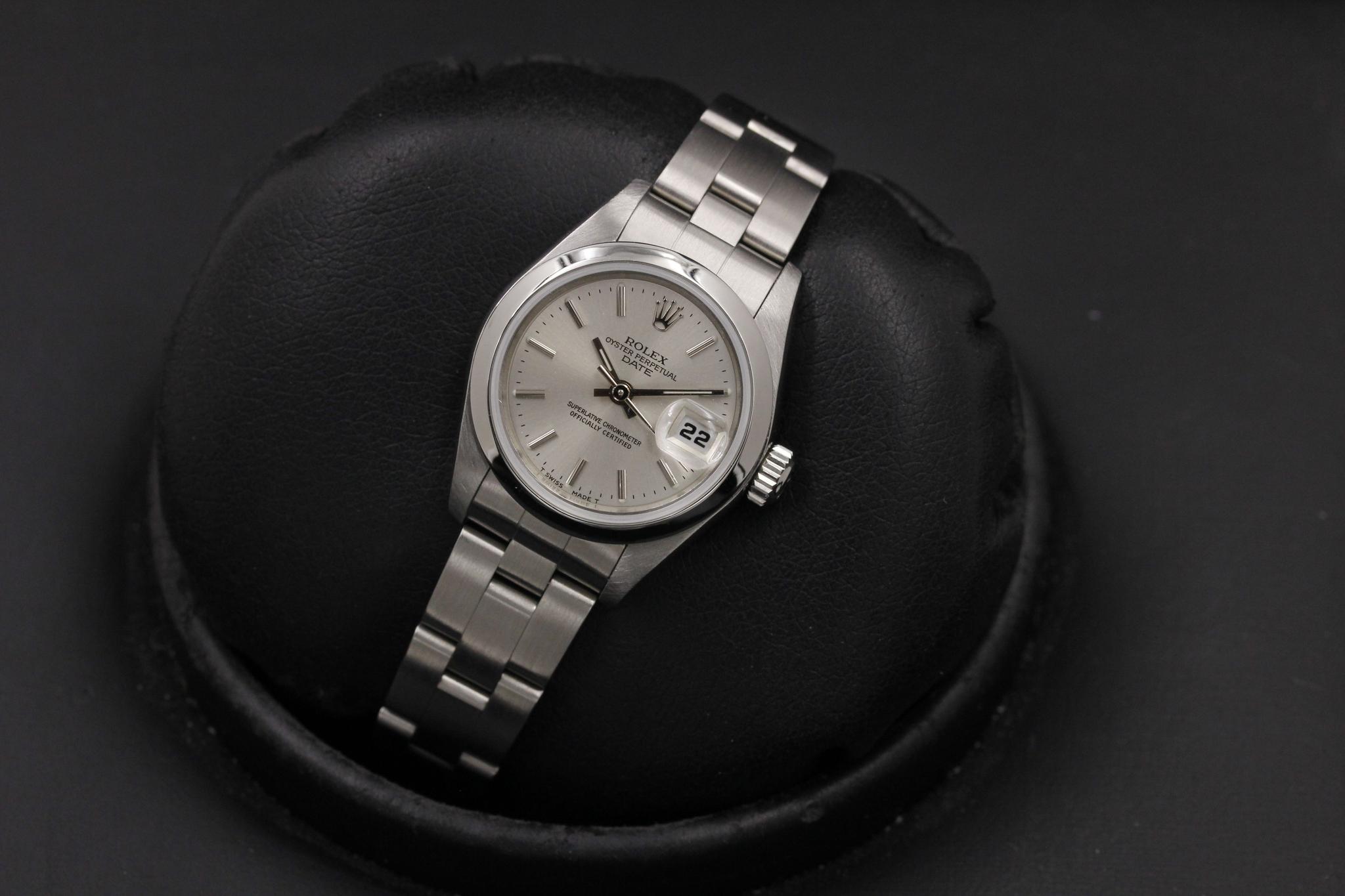 Watch Image 10