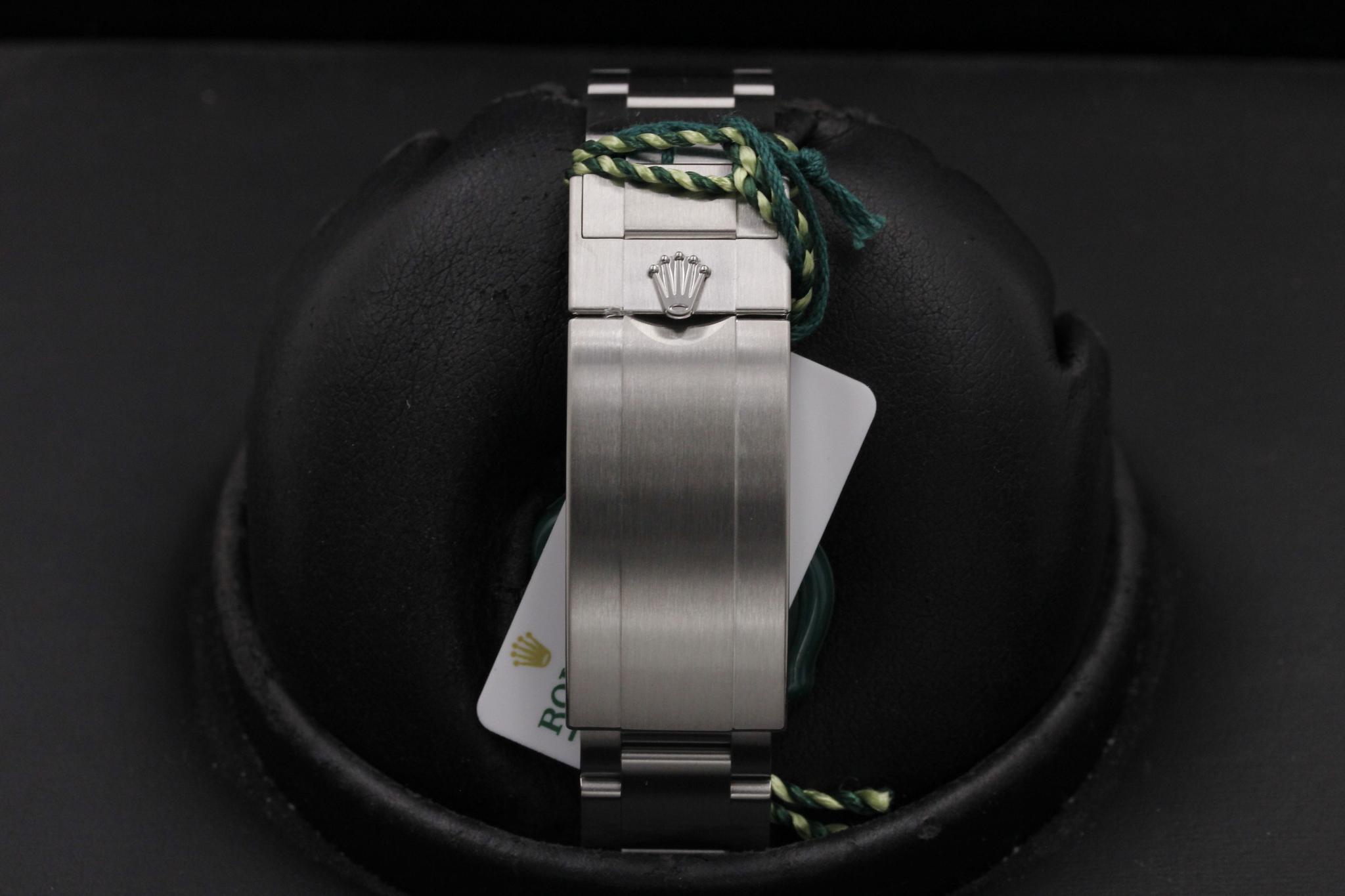 Watch Image 8