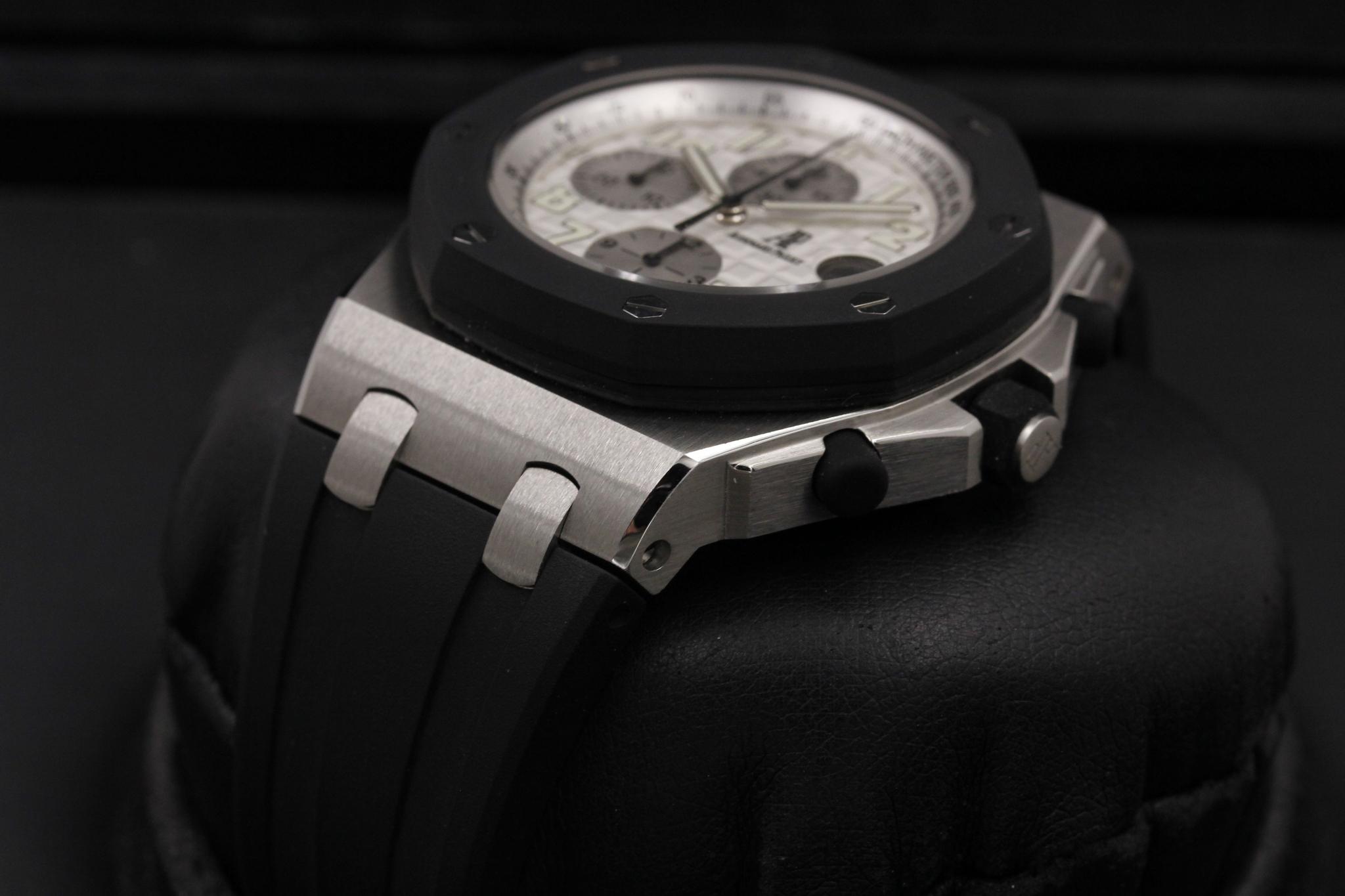 Watch Image 2