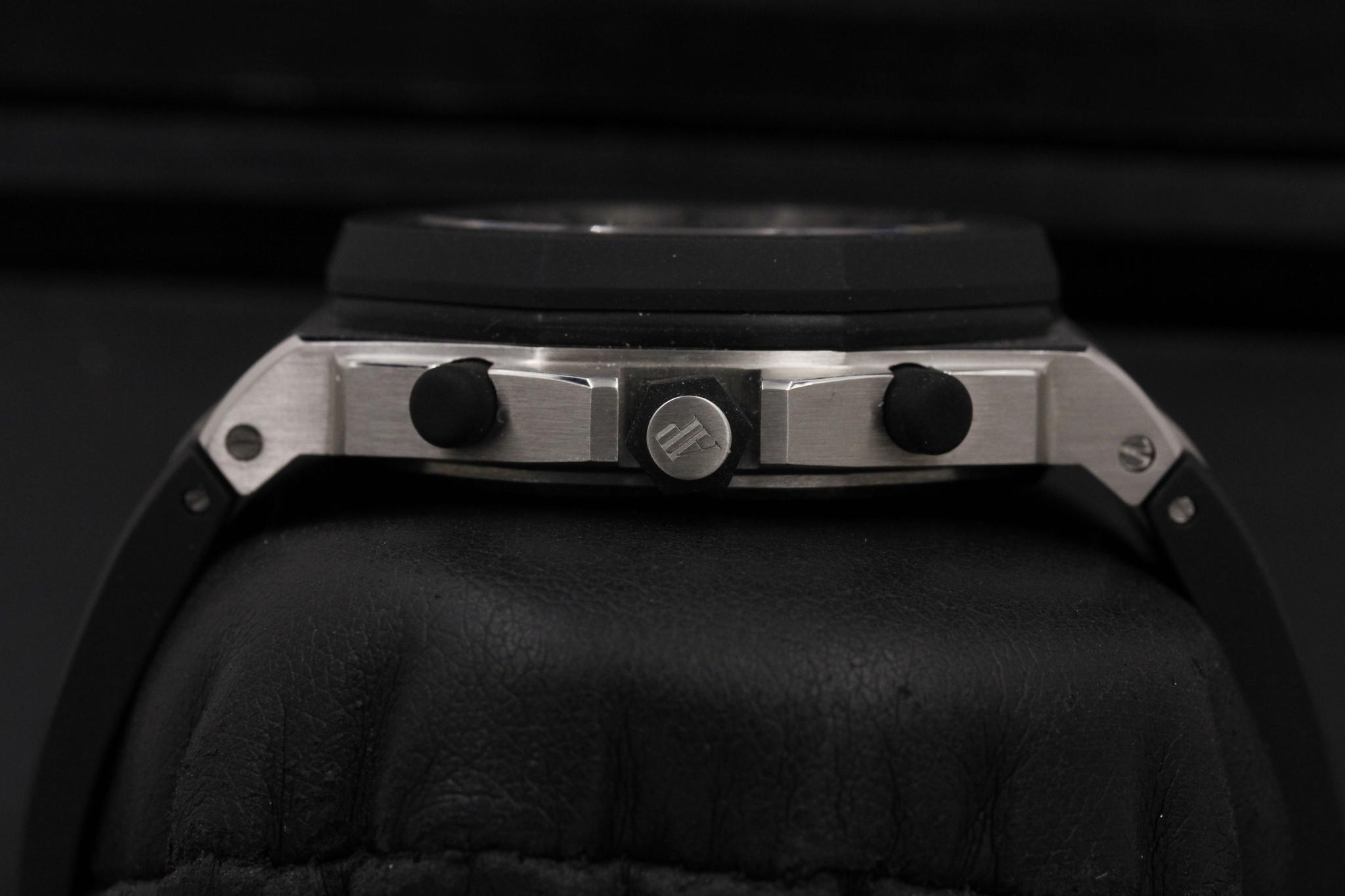 Watch Image 3