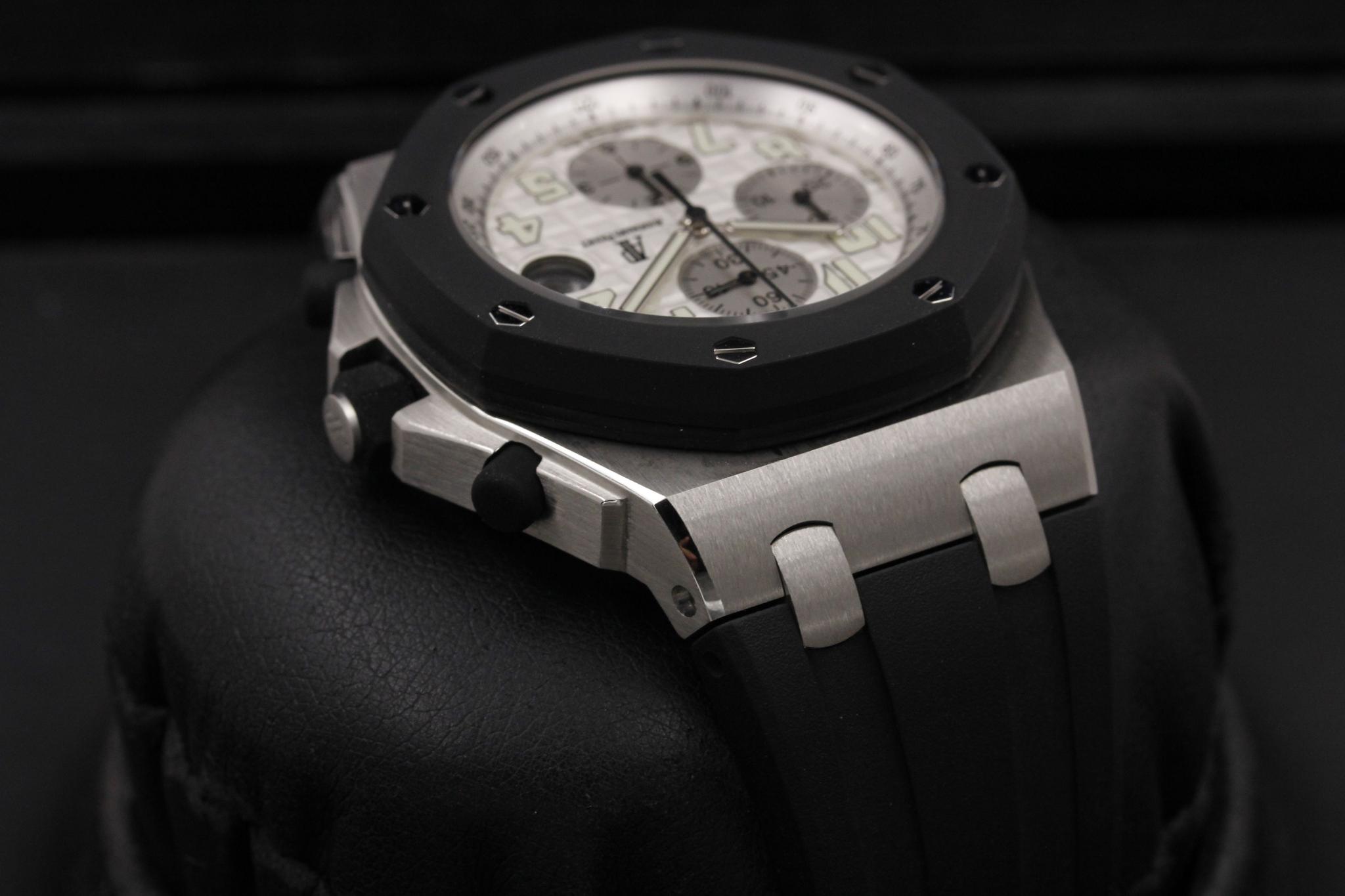 Watch Image 4