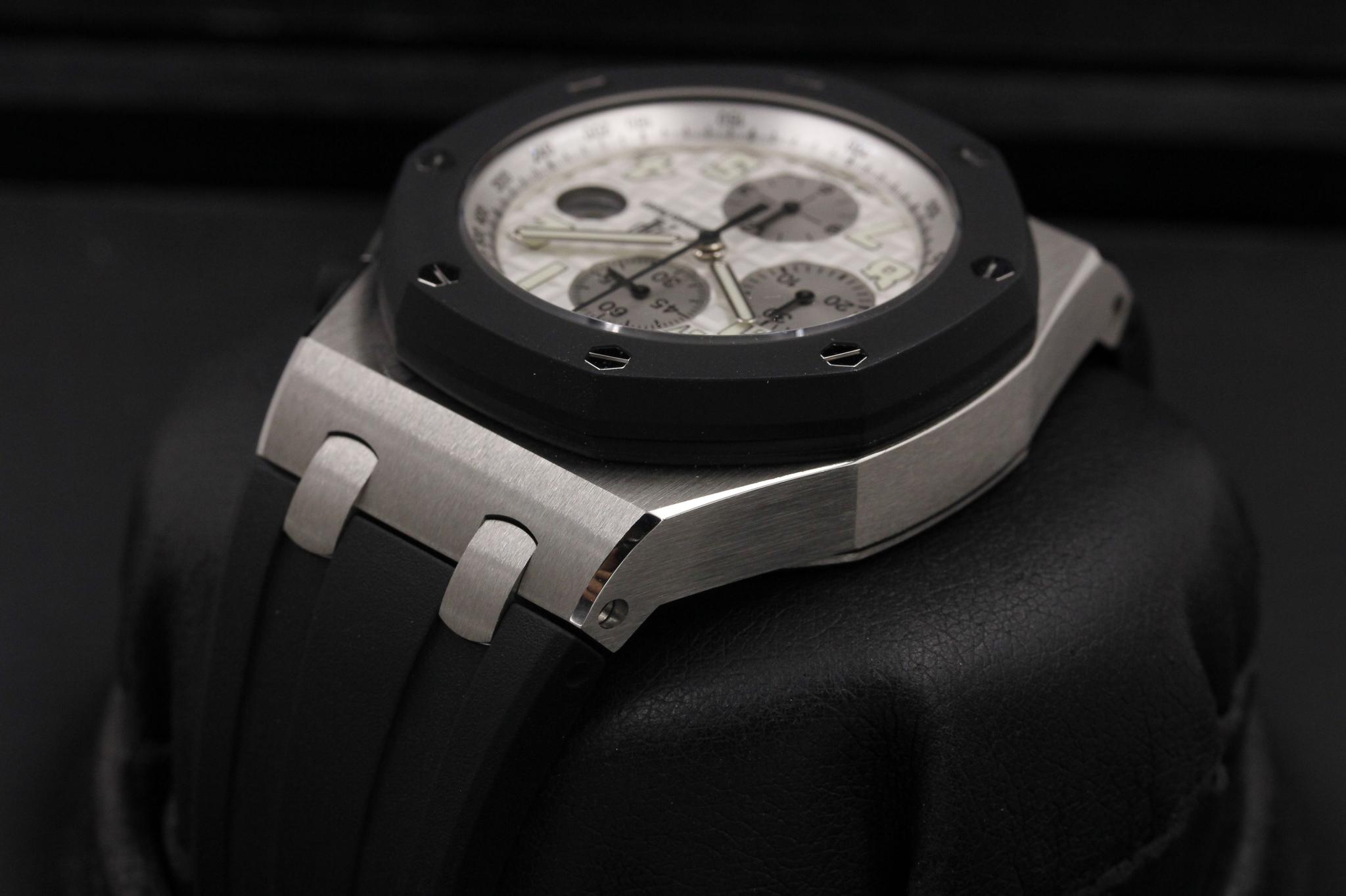 Watch Image 5