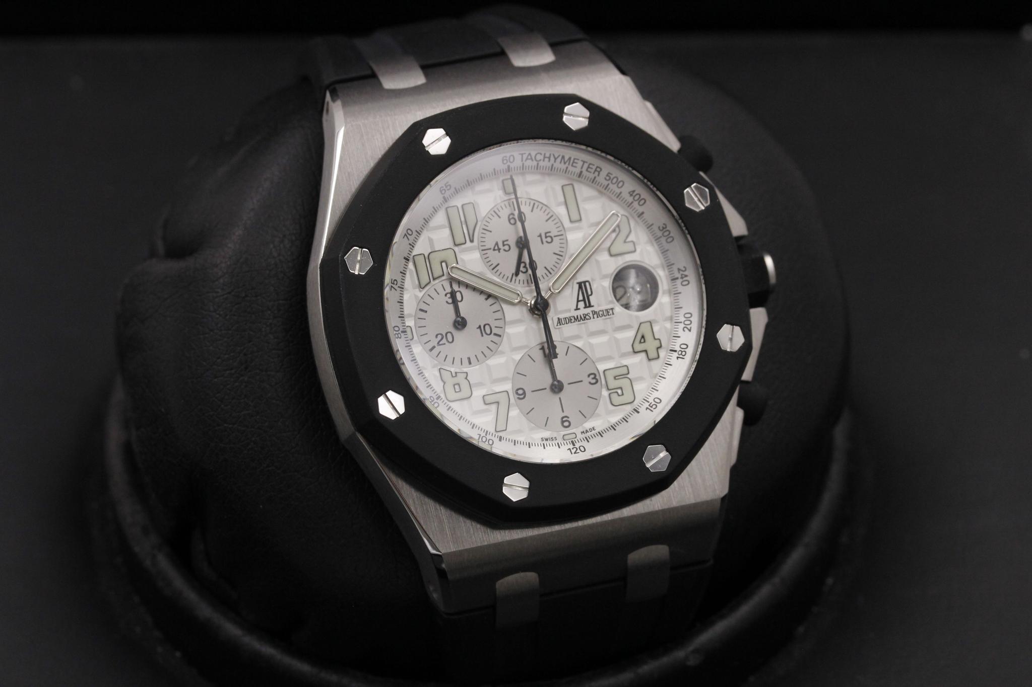 Watch Image 10