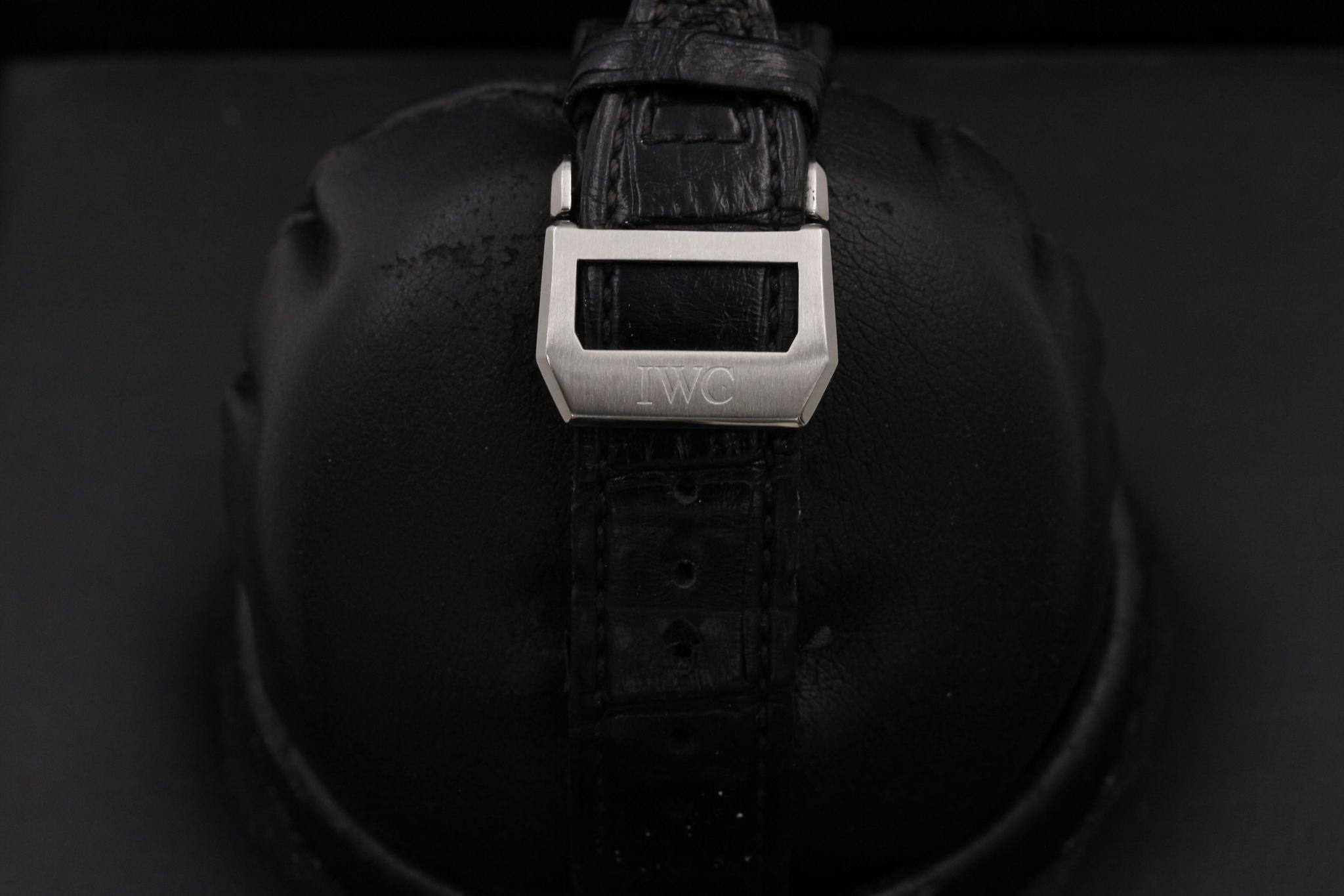 Watch Image 8