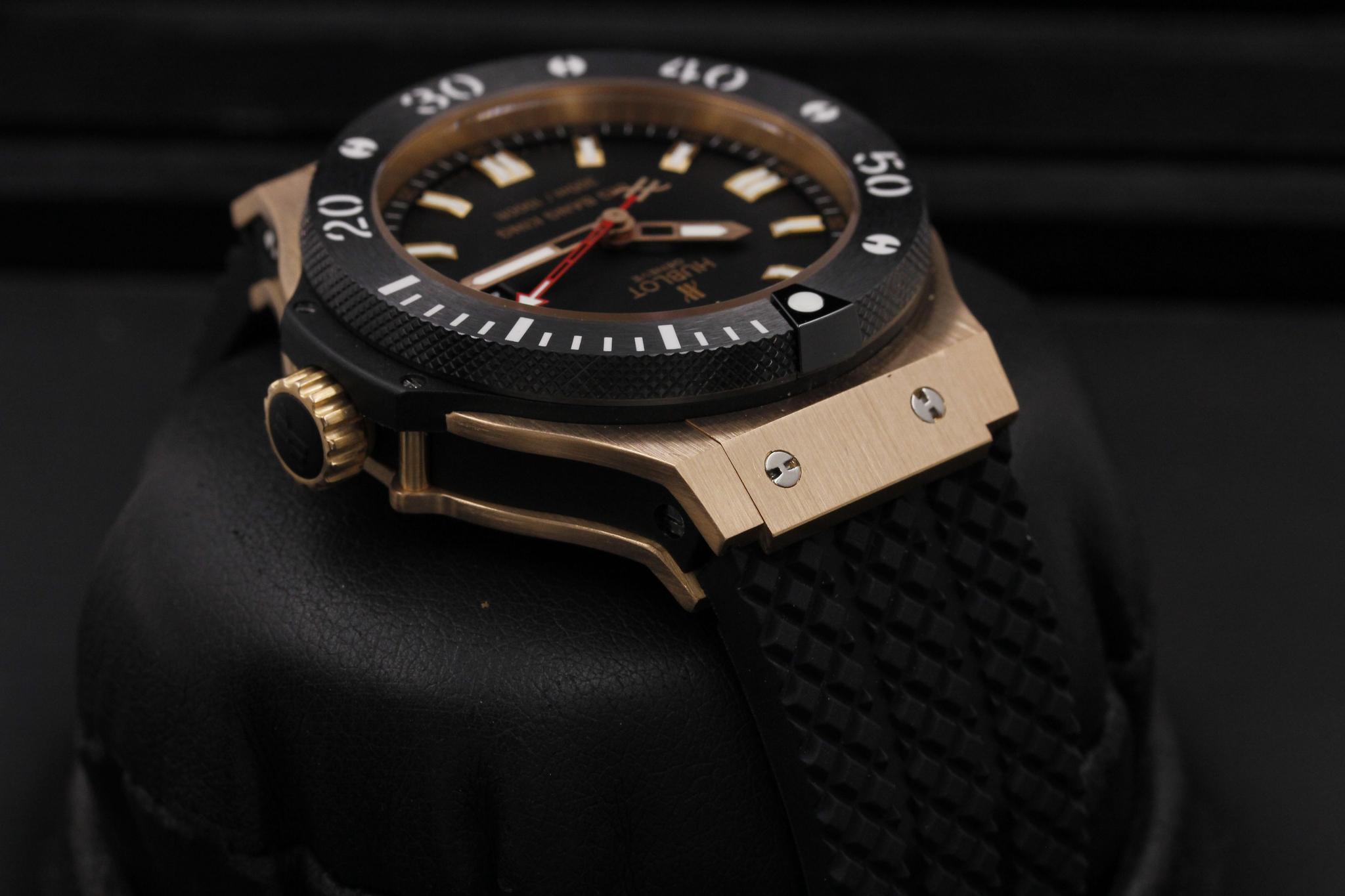 Watch Image 4