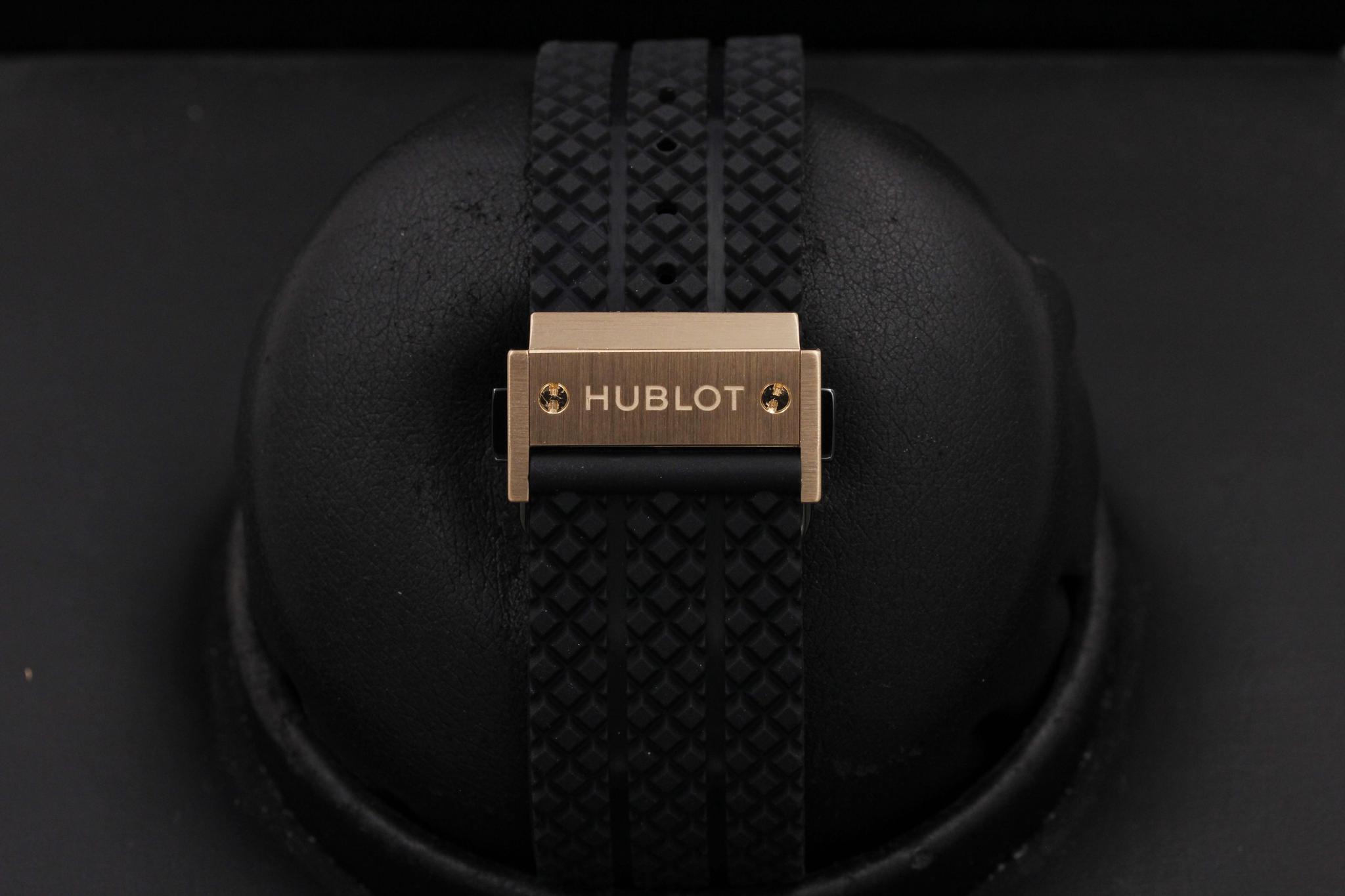 Watch Image 7