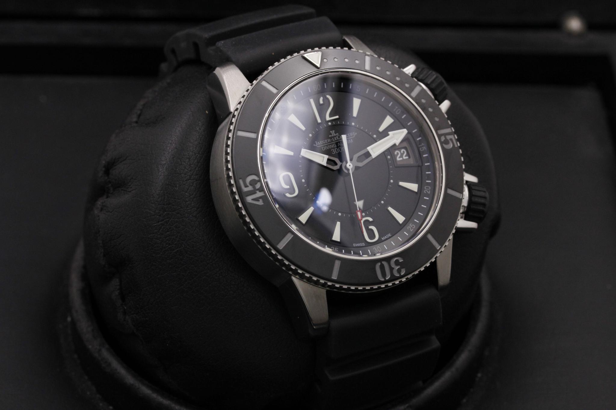 Watch Image 10