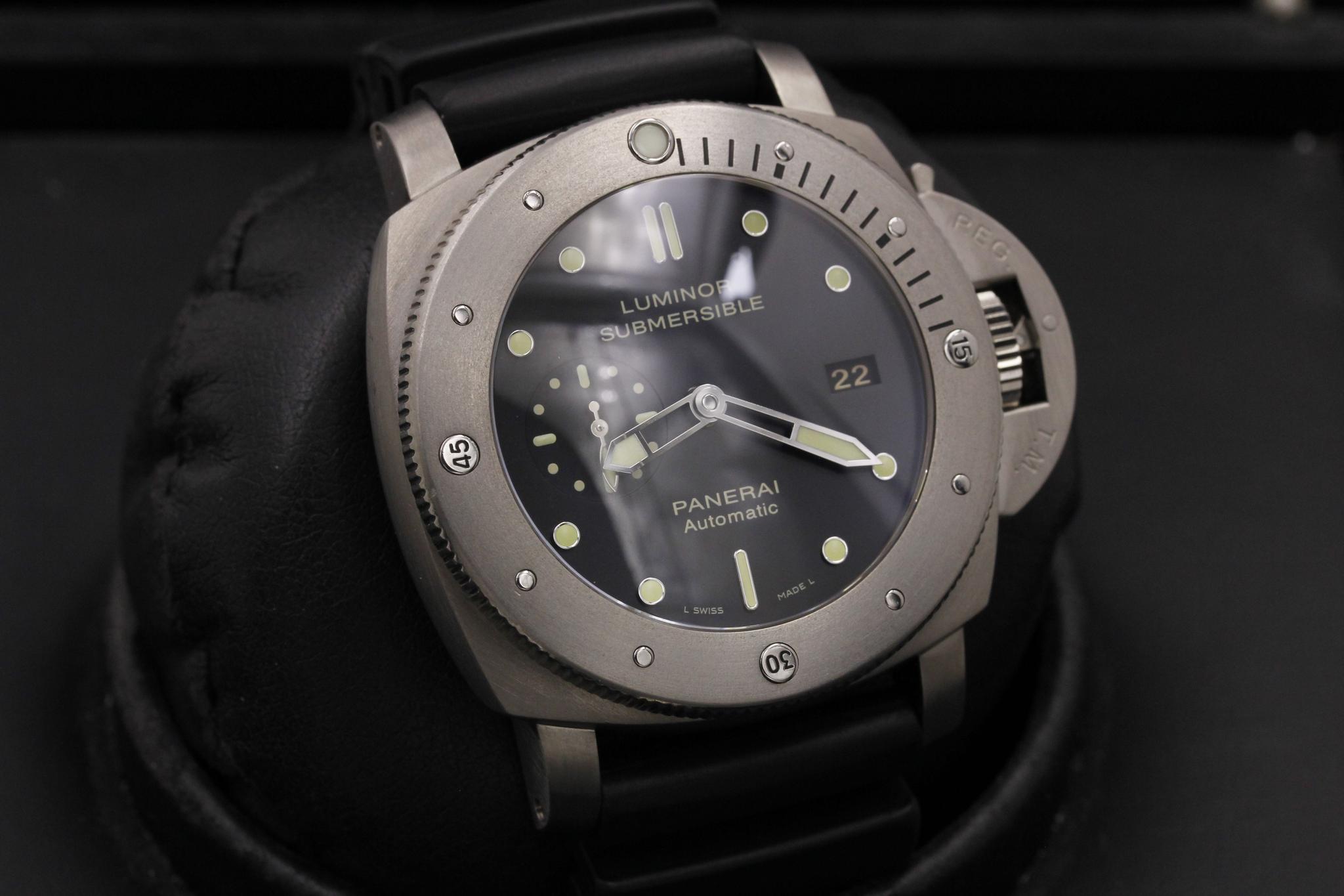 Watch Image 10