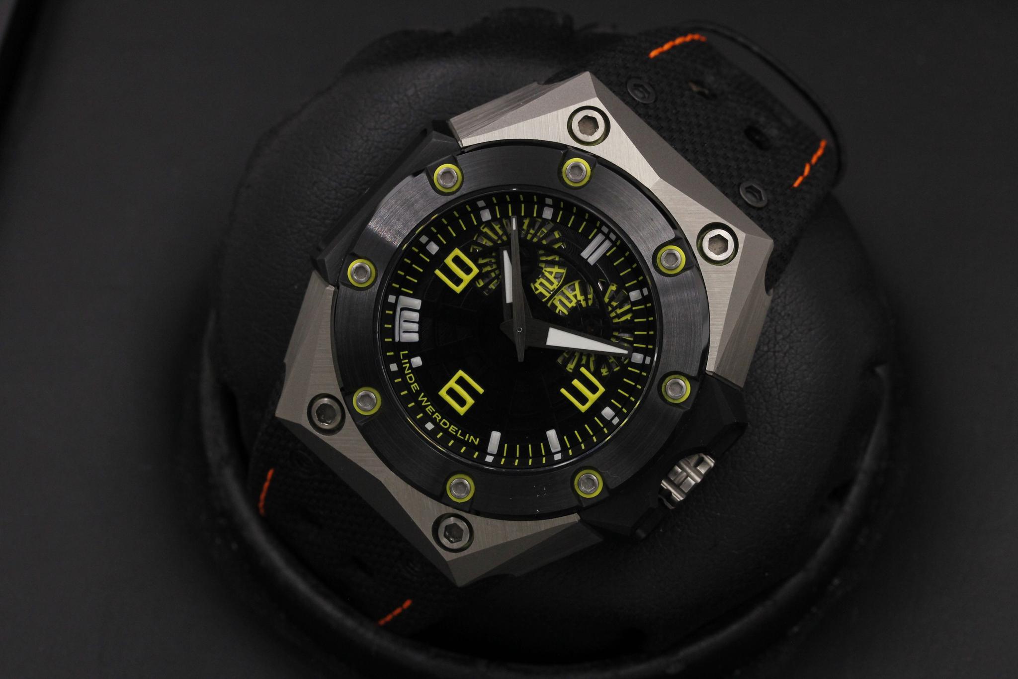Watch Image 9