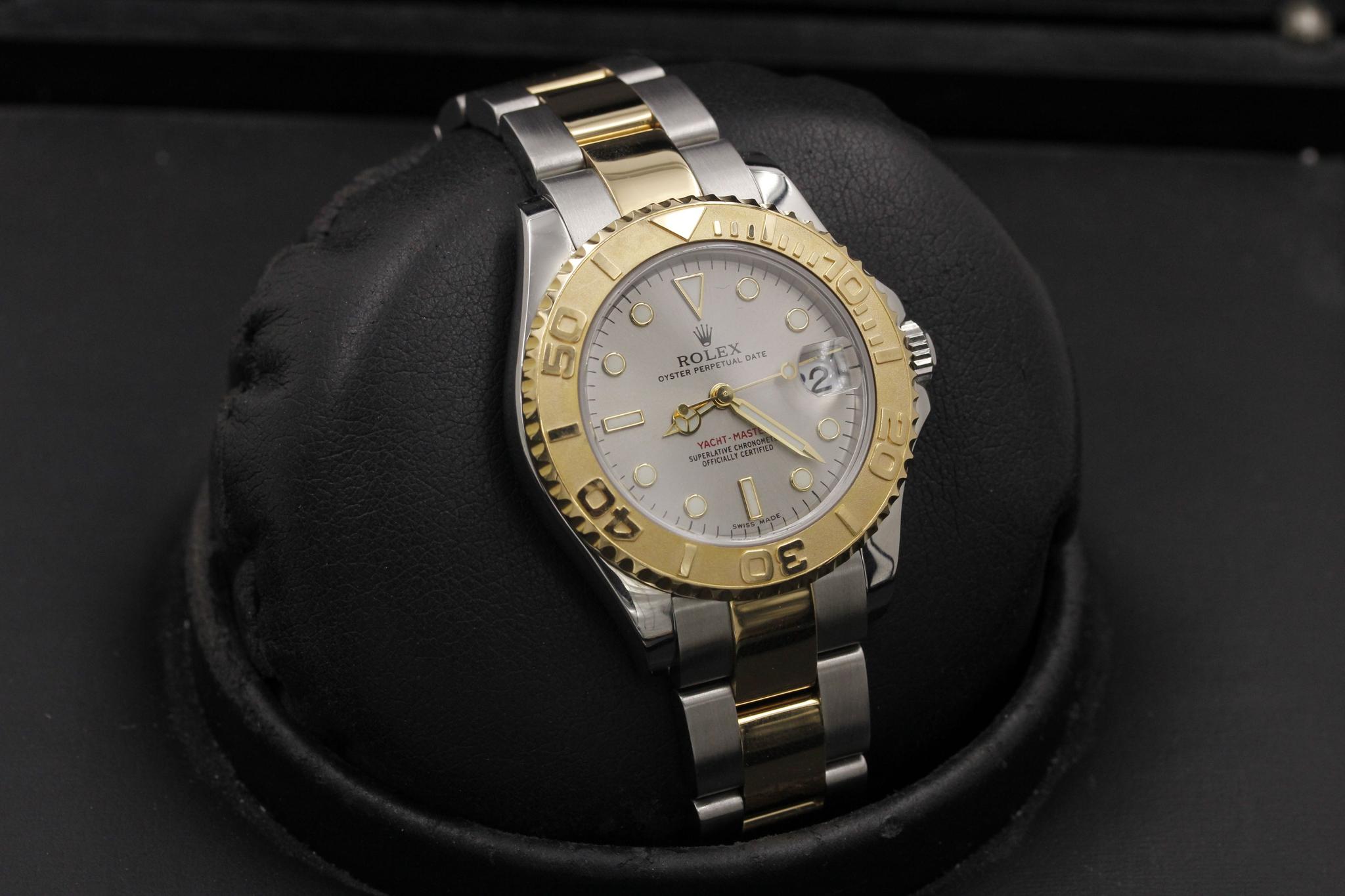 Watch Image 11