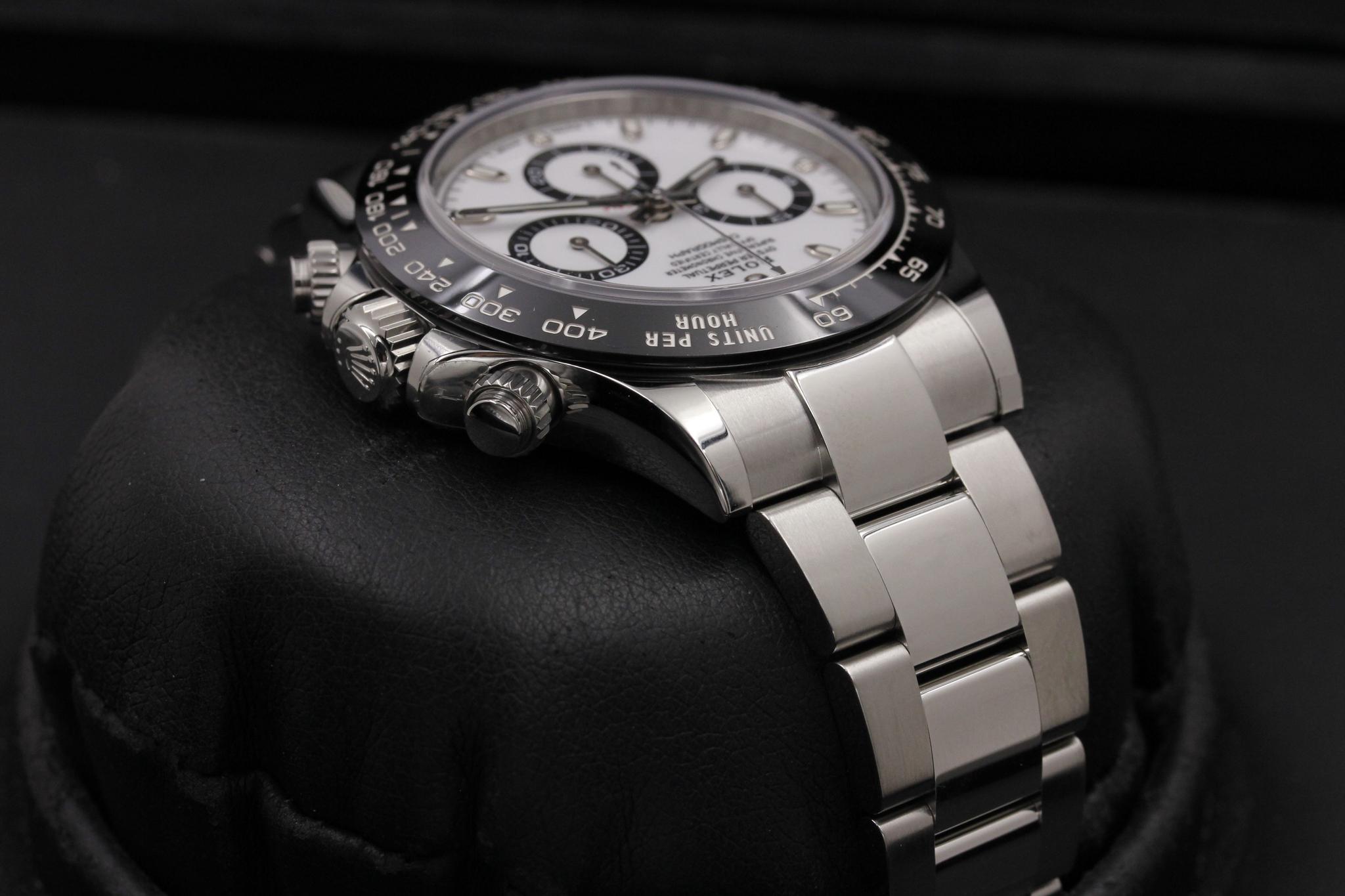 Watch Image 4
