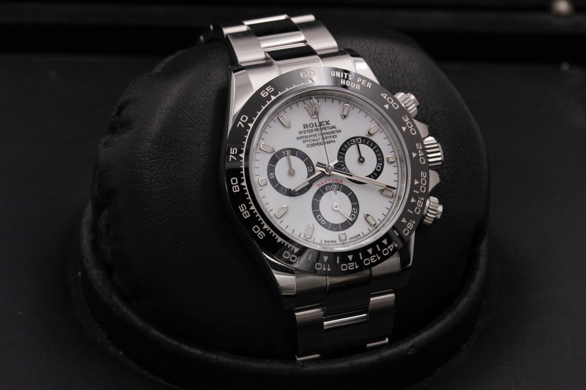 Watch Image 10