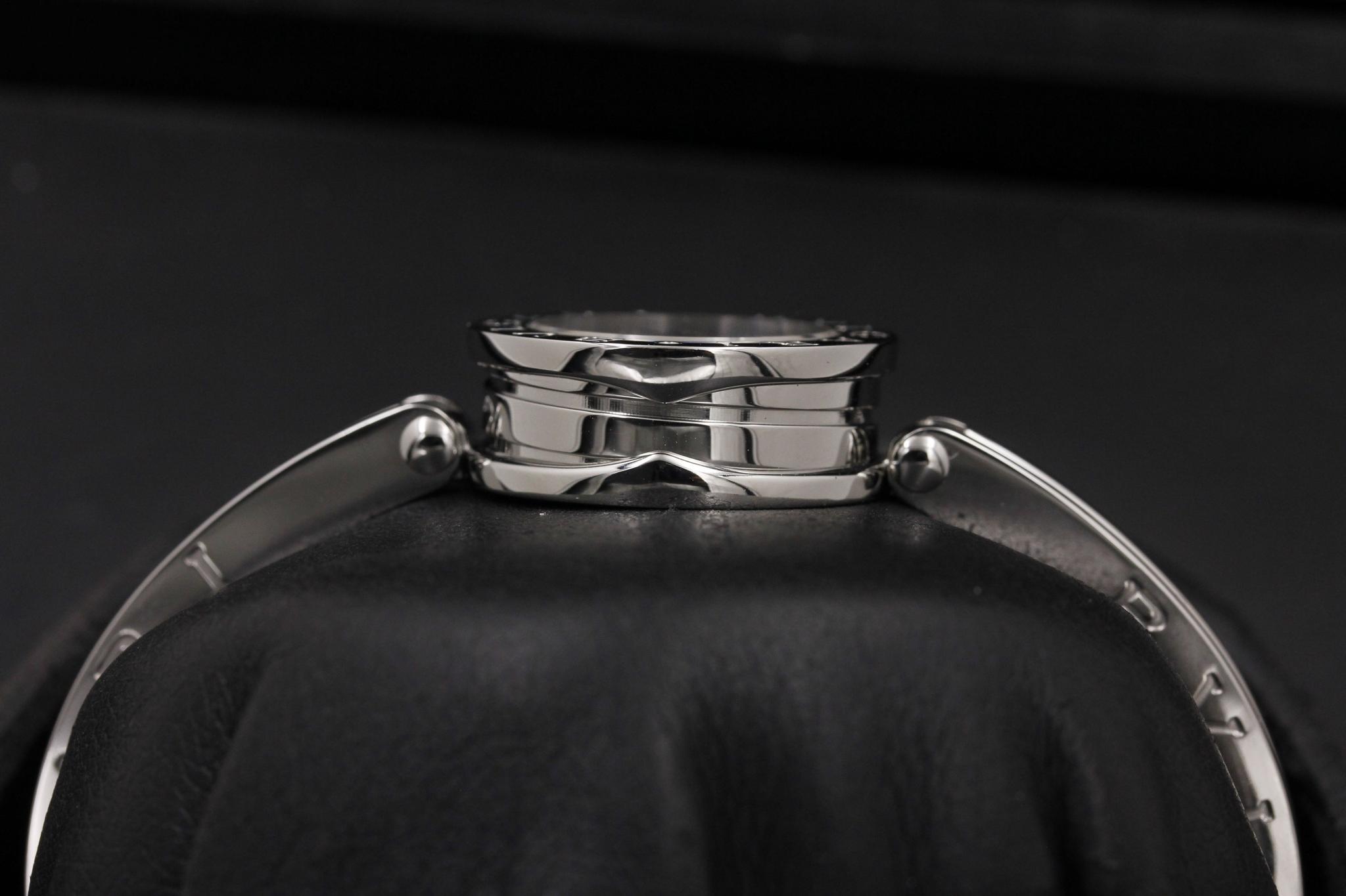 Watch Image 3