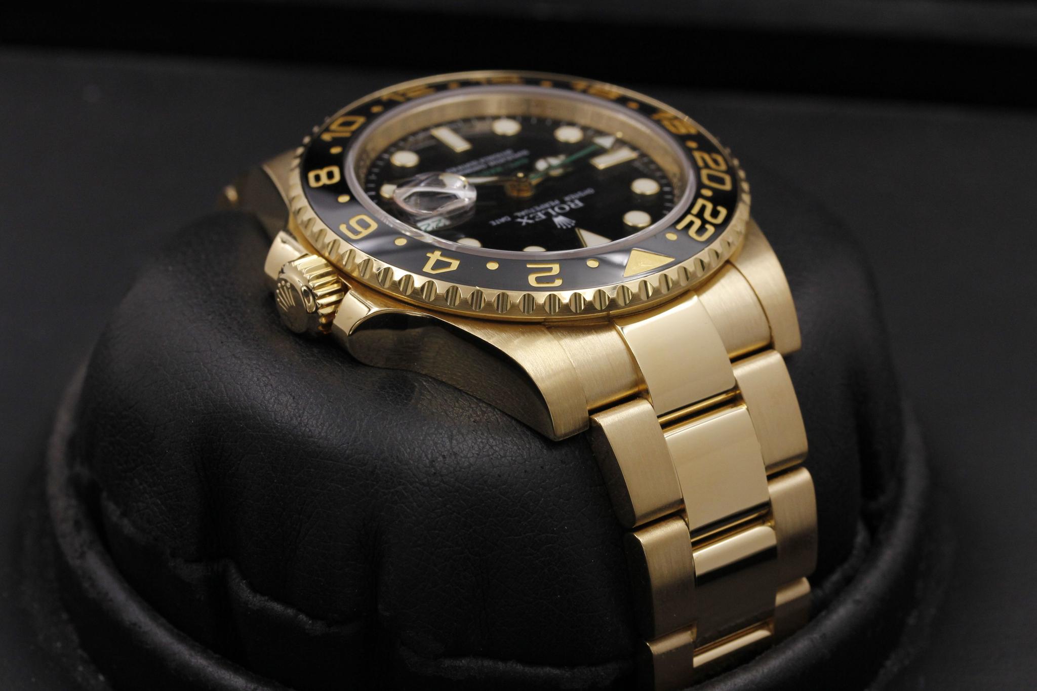 Watch Image 4