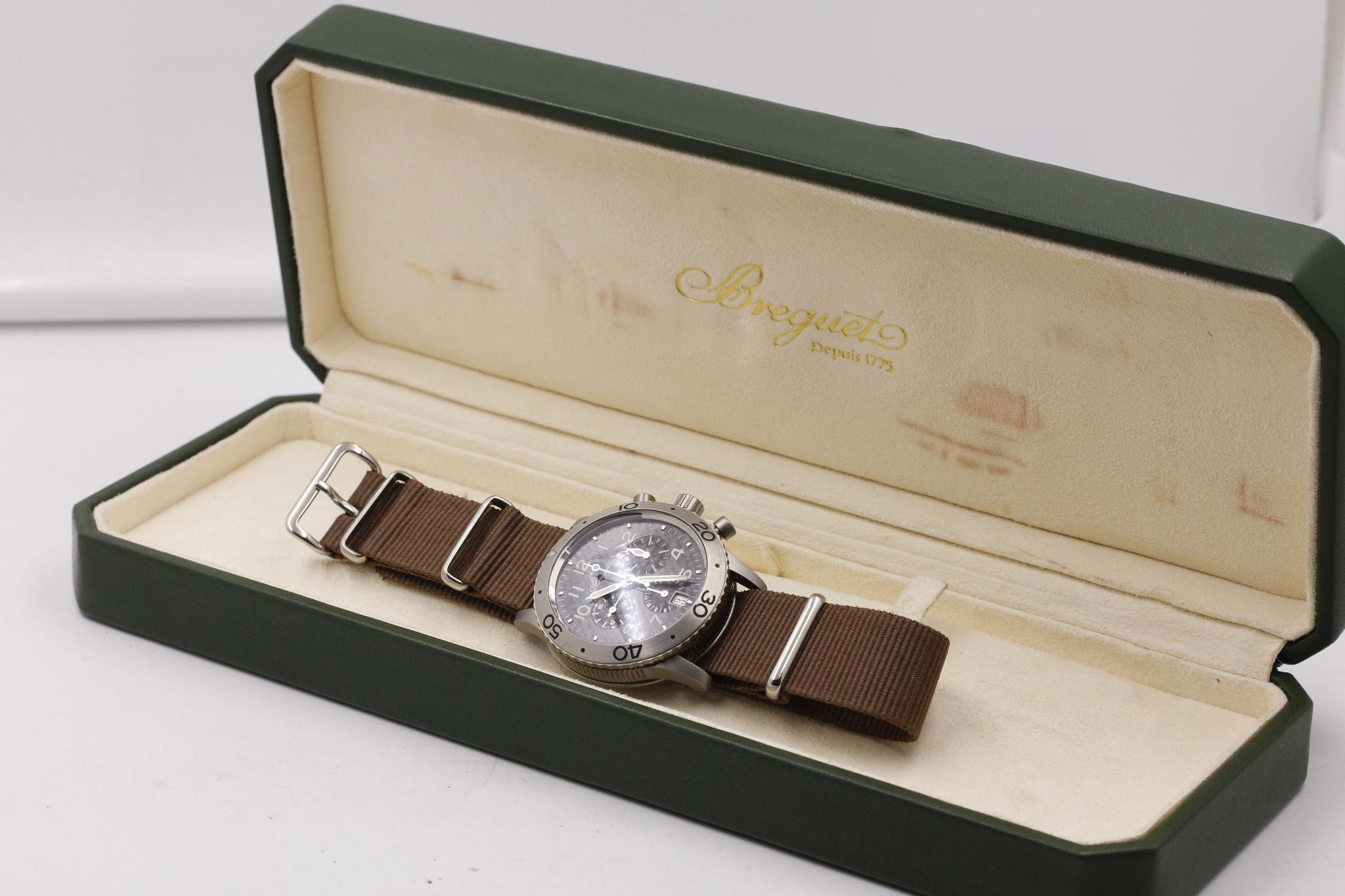 Watch Image 11