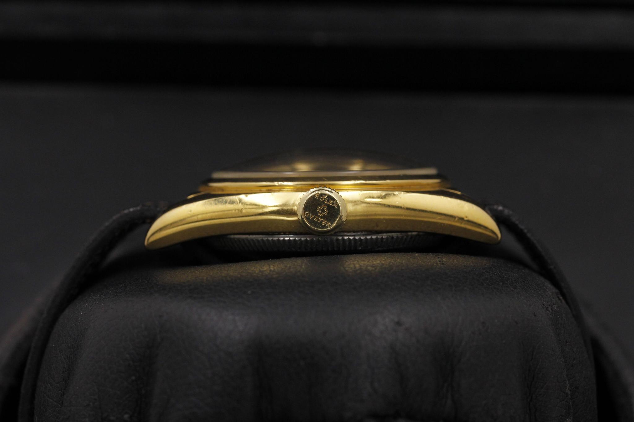Watch Image 4