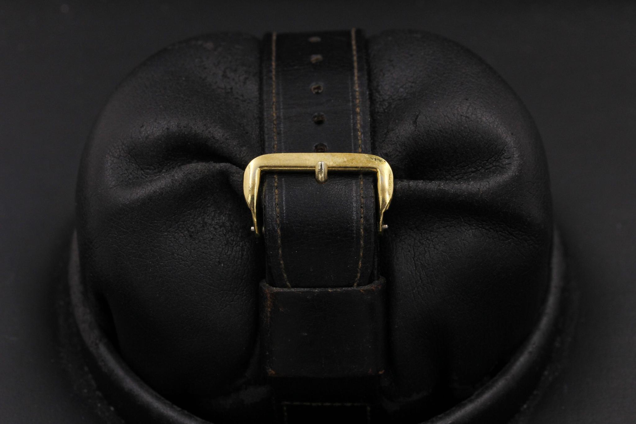 Watch Image 11