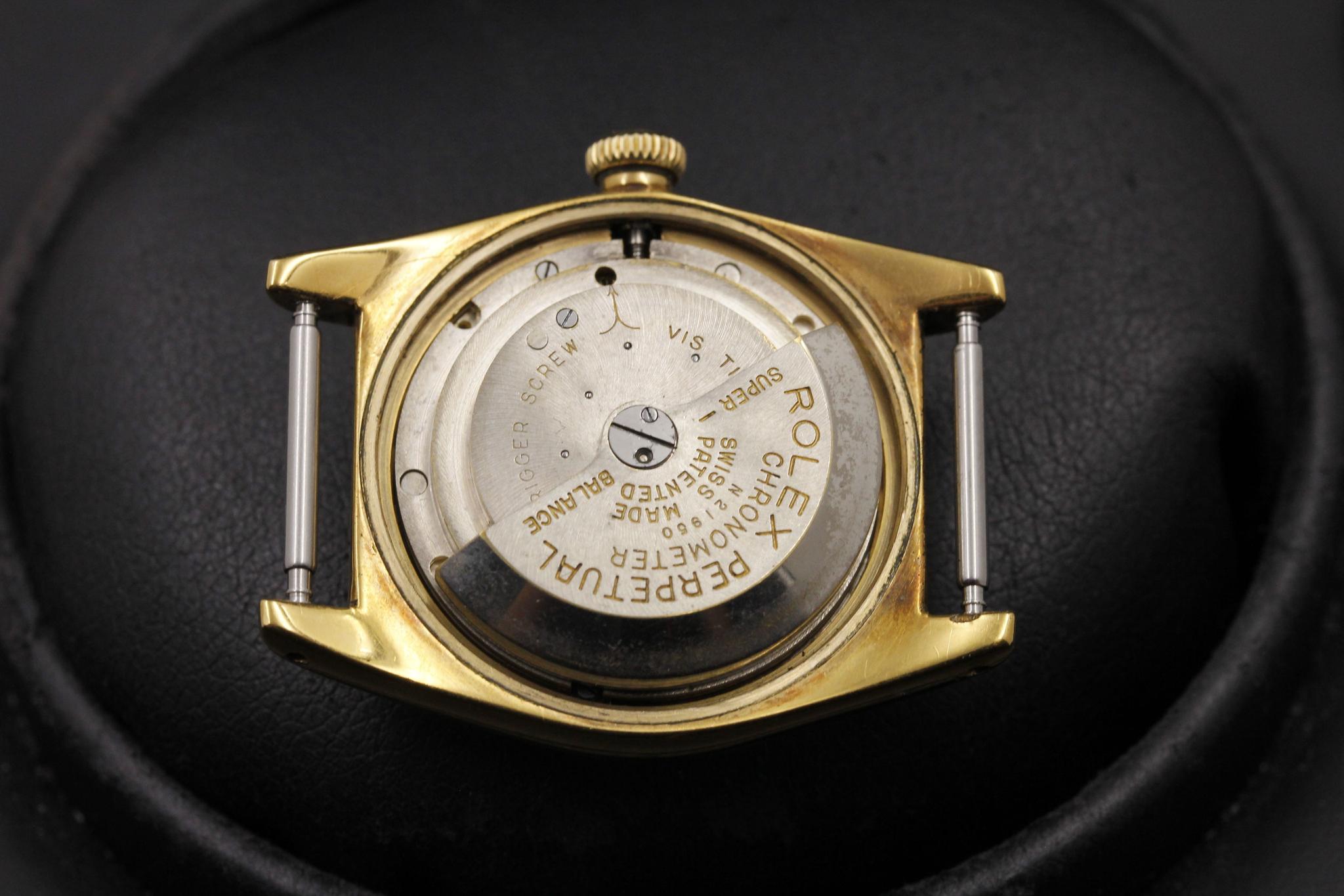 Watch Image 9