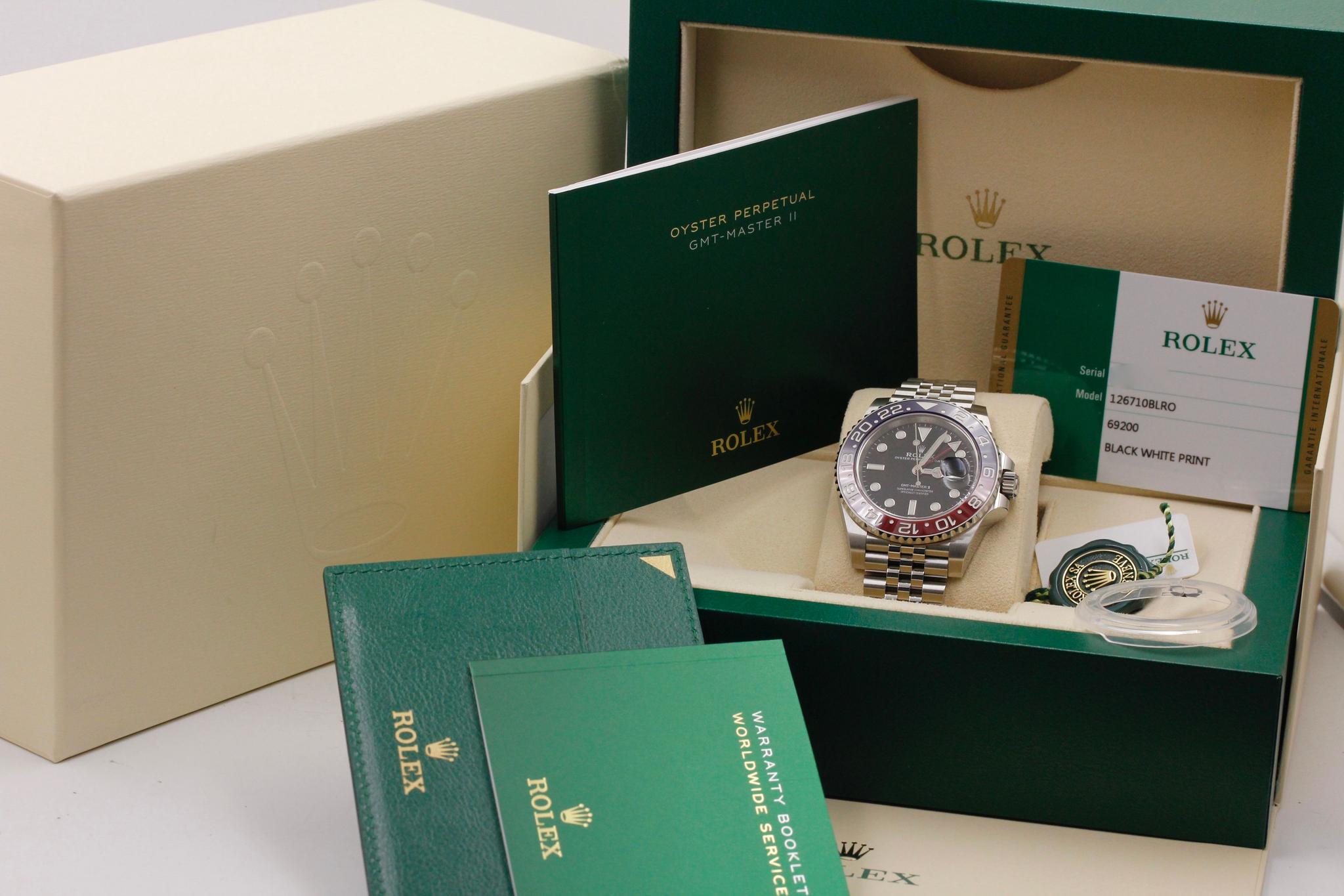 Watch Image 11