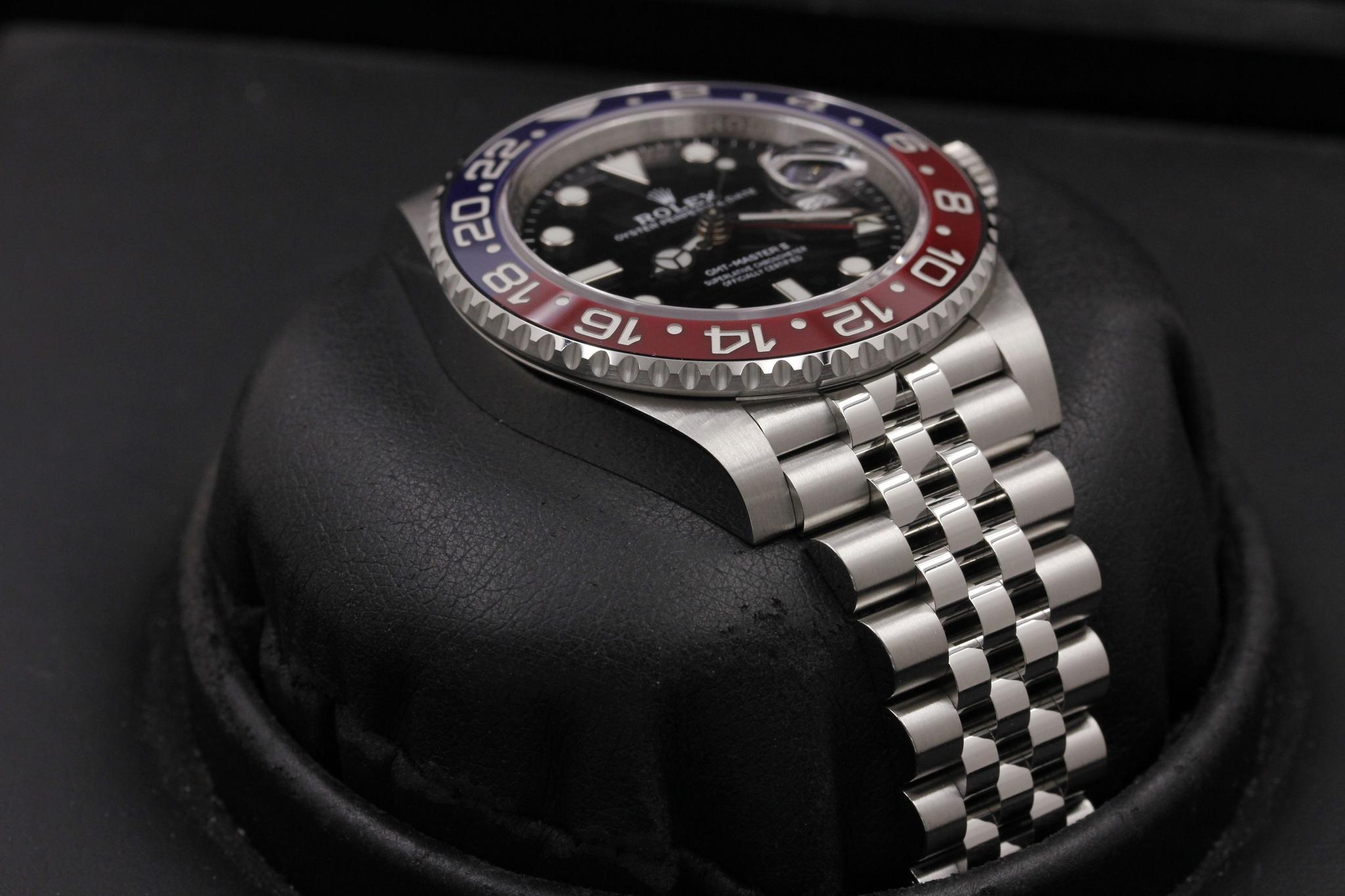 Watch Image 6