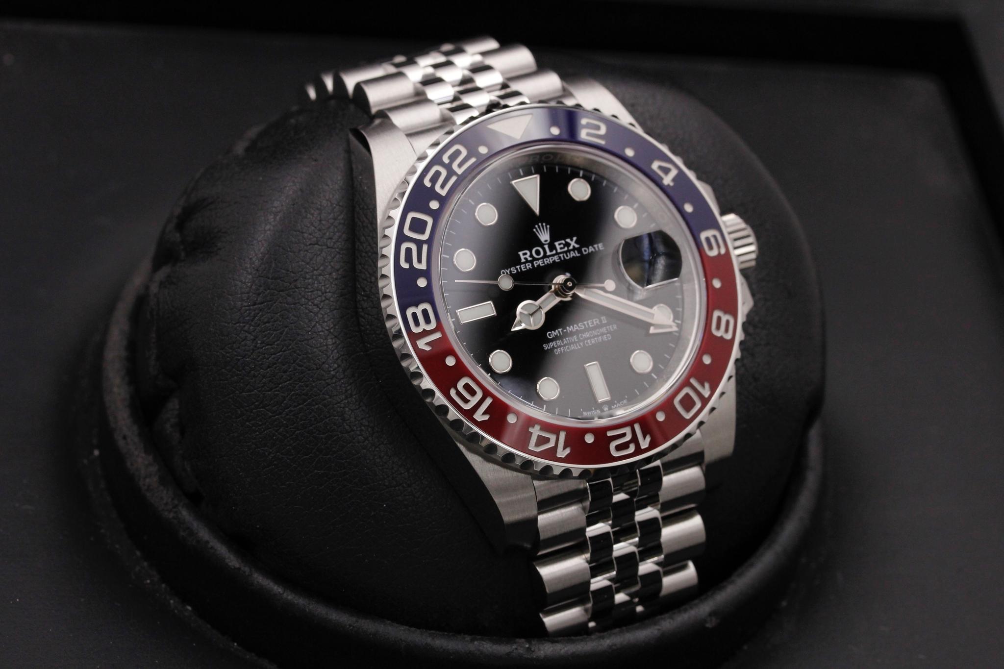 Watch Image 10
