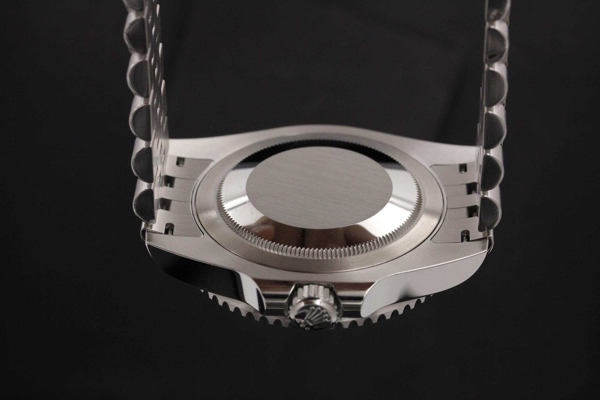 Watch Image 7