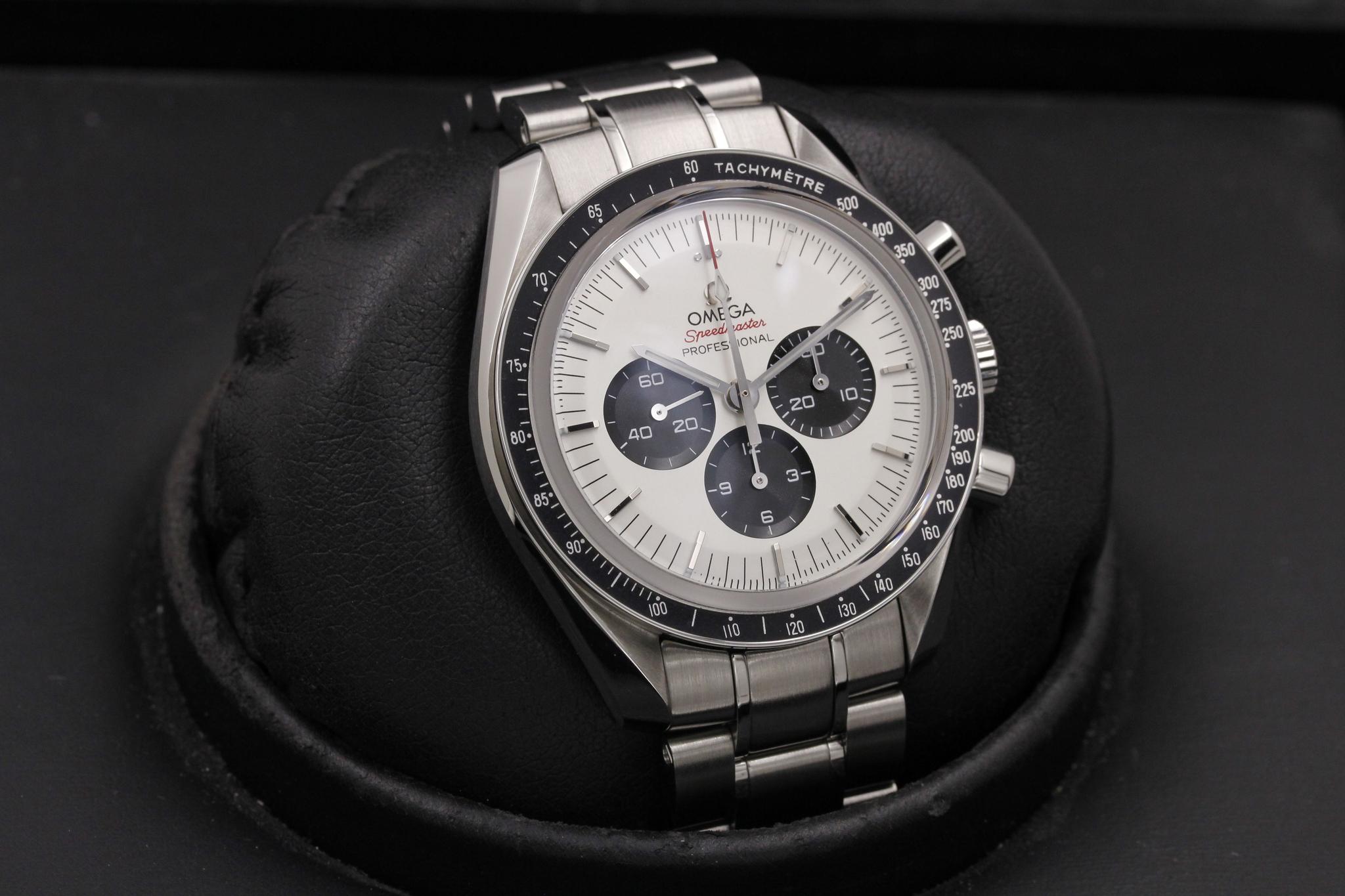 Watch Image 10