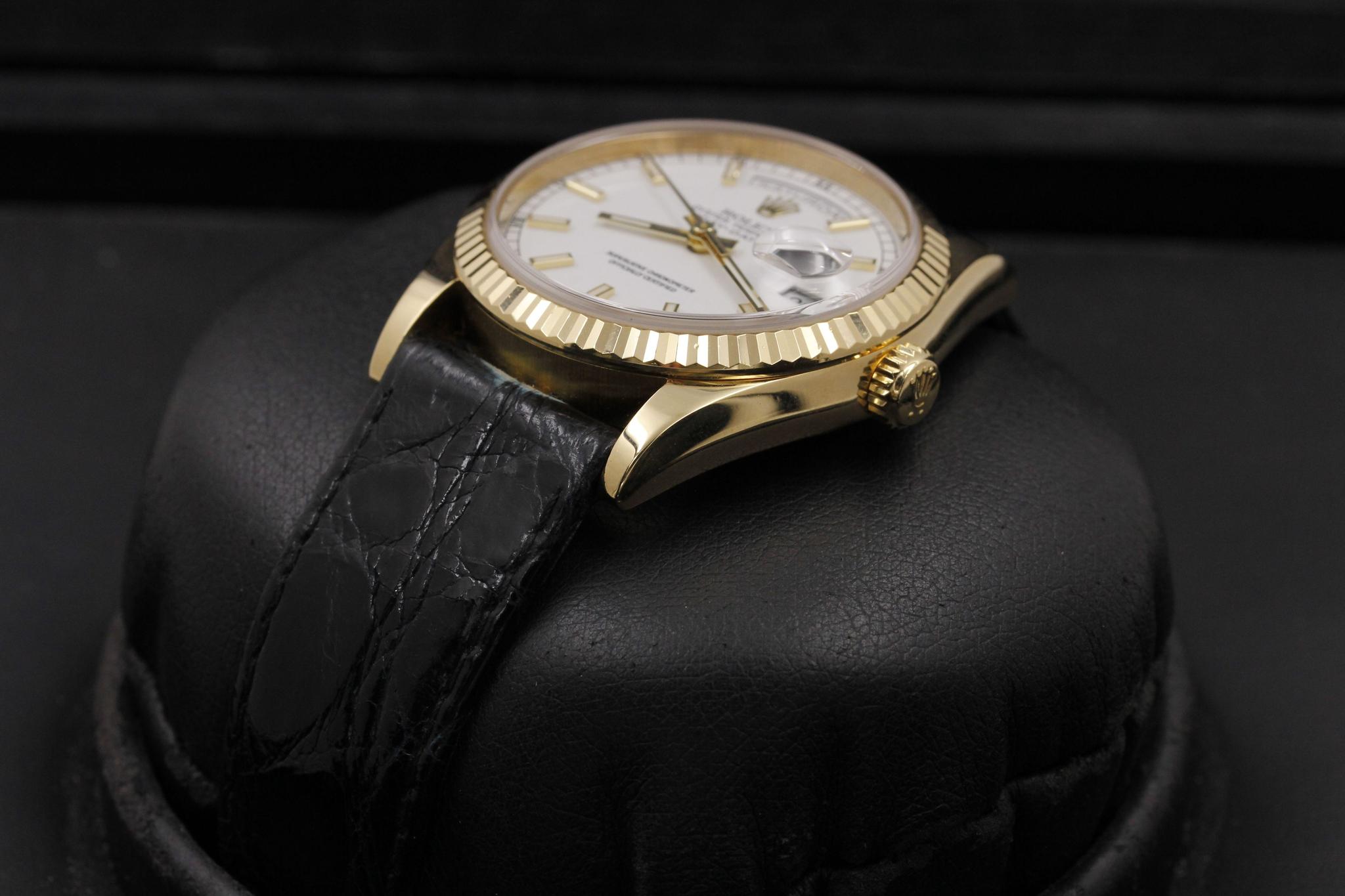 Watch Image 2