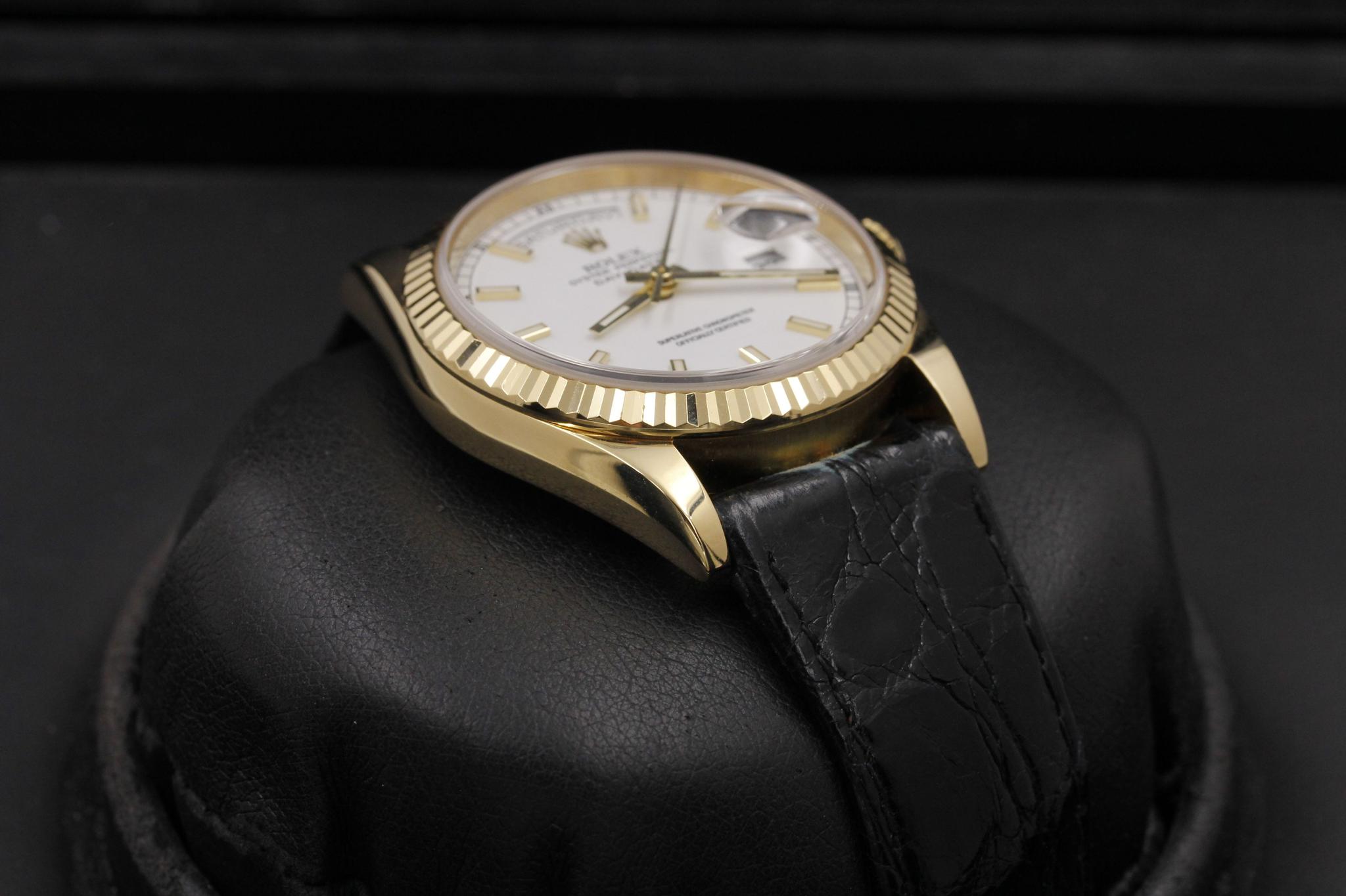 Watch Image 6