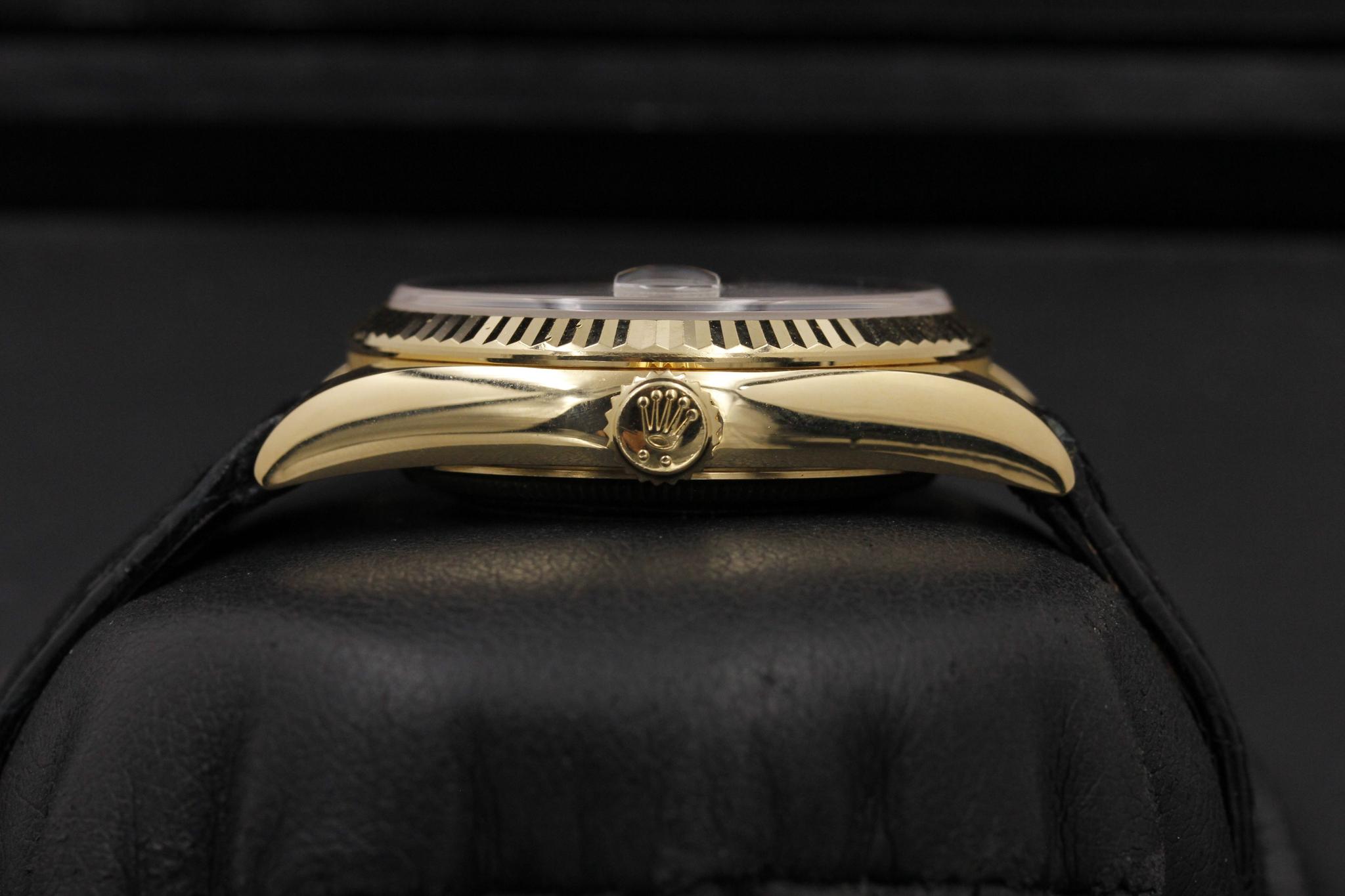 Watch Image 3