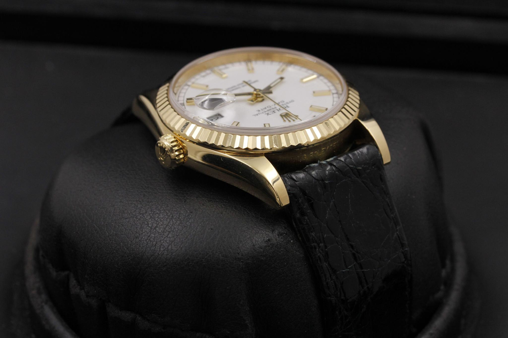 Watch Image 4