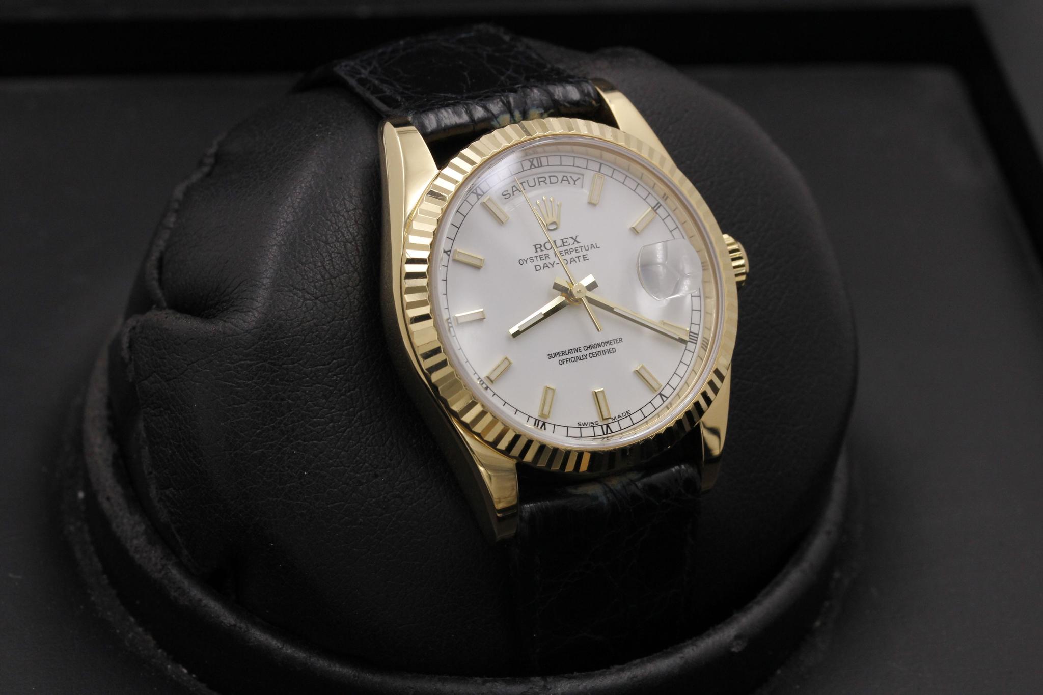 Watch Image 11