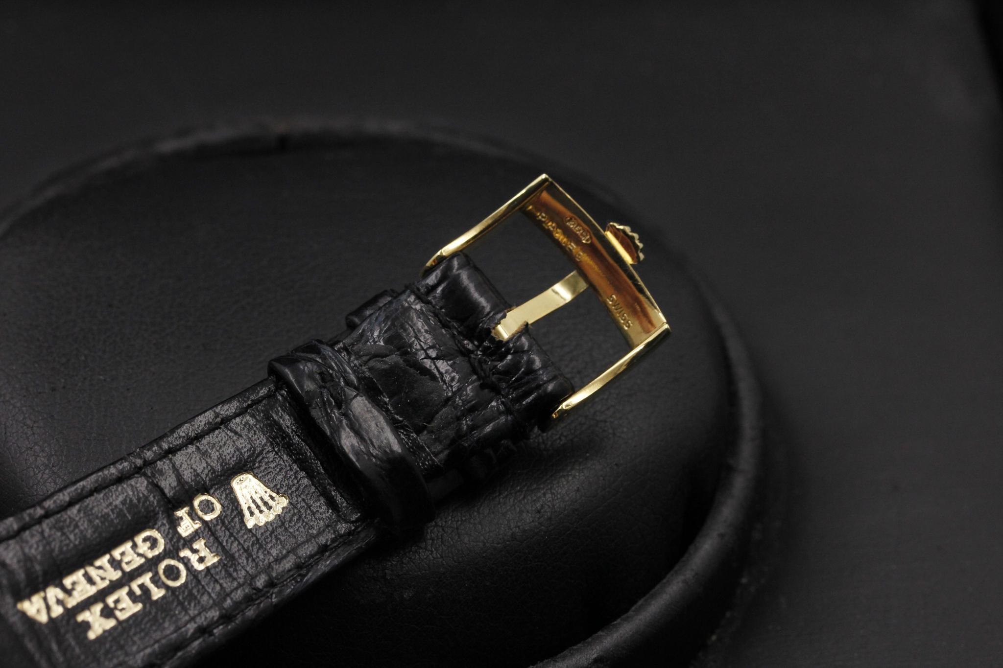 Watch Image 9