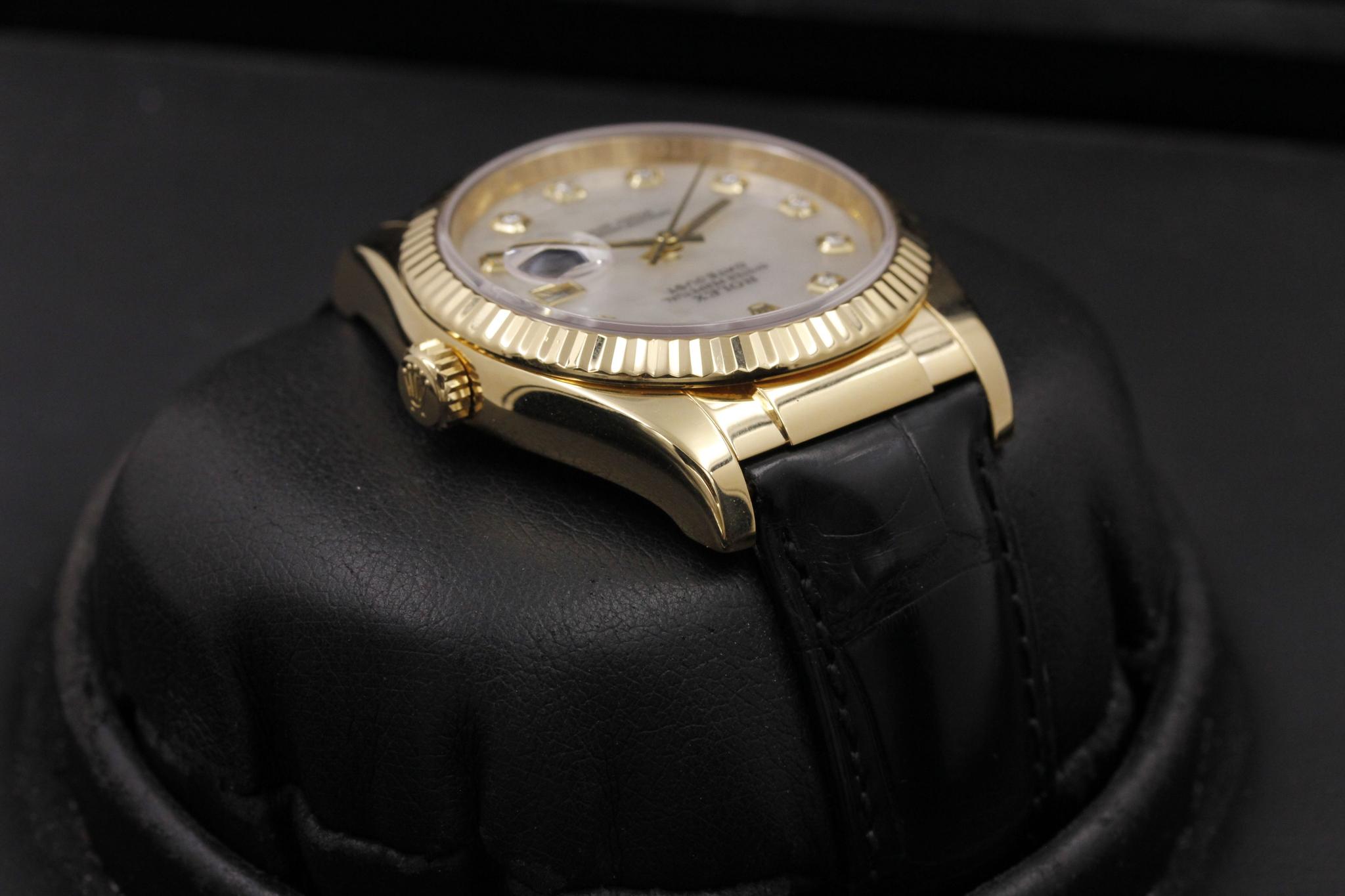 Watch Image 4
