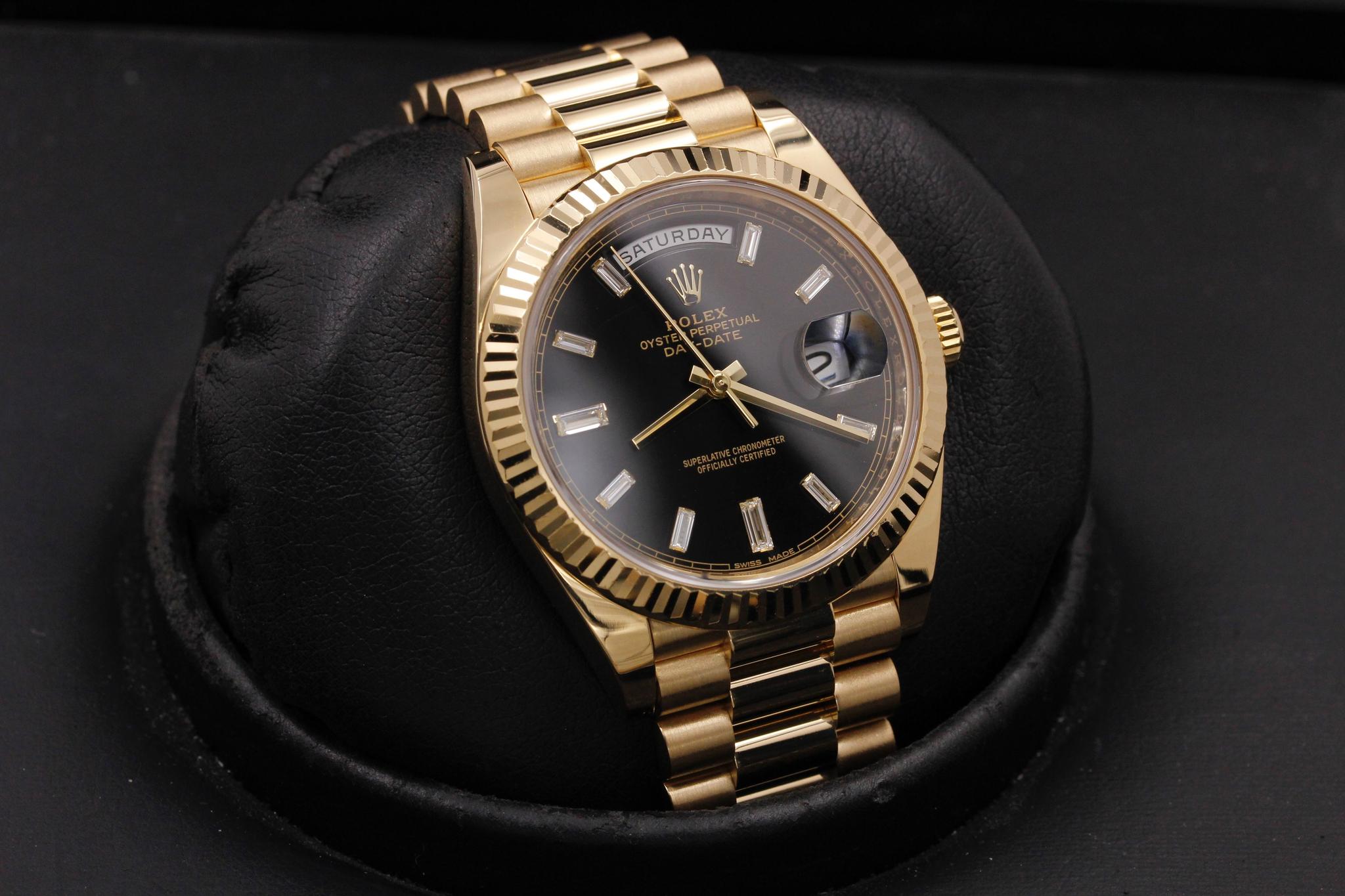 Watch Image 10