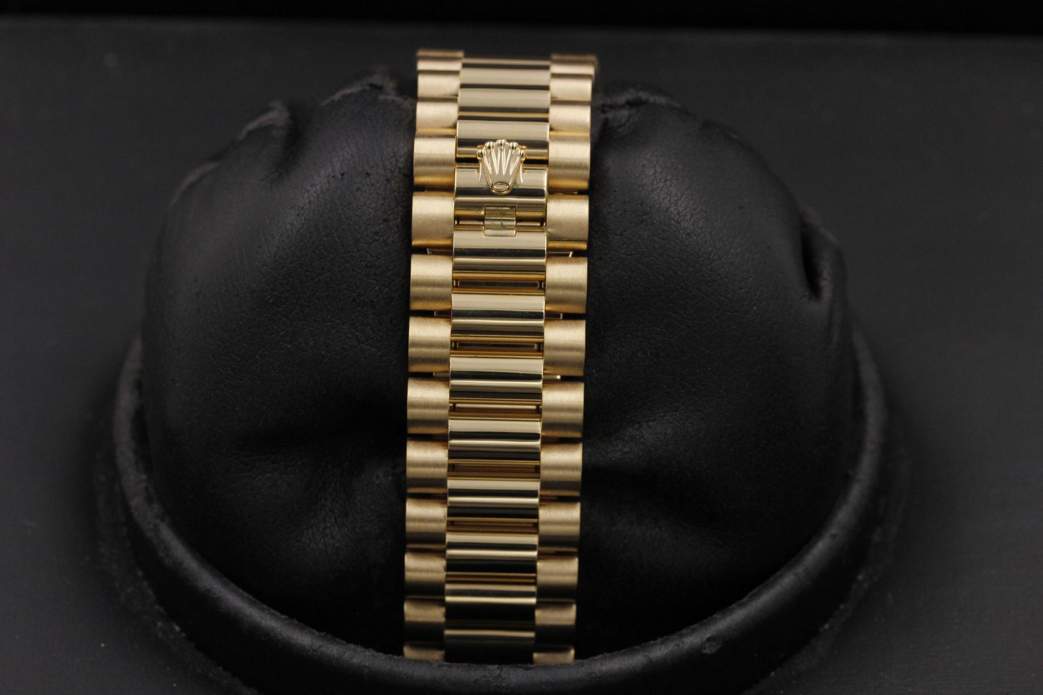 Watch Image 8