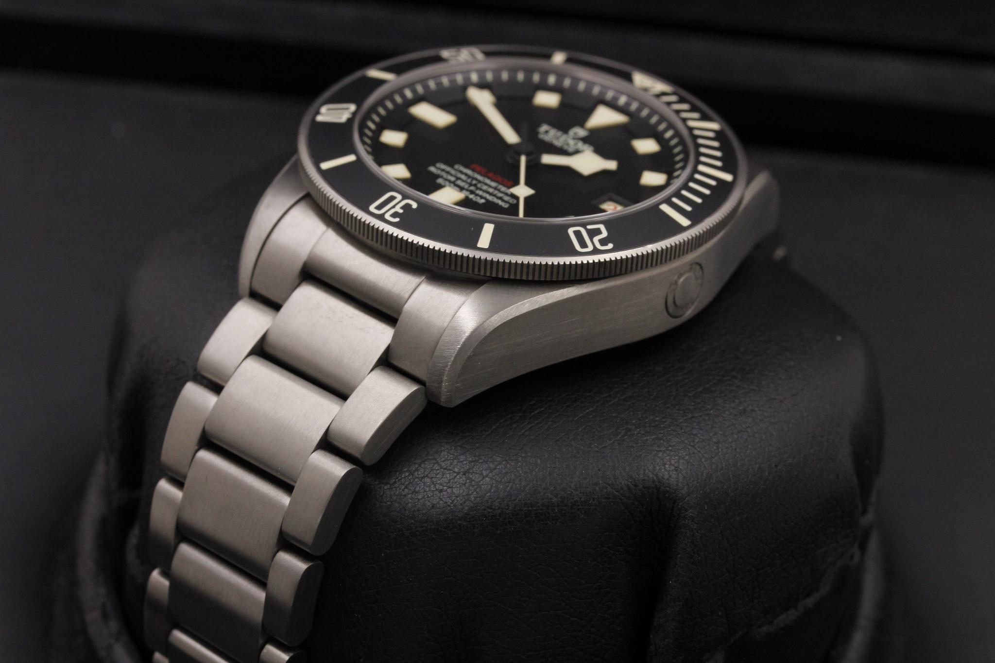 Watch Image 4