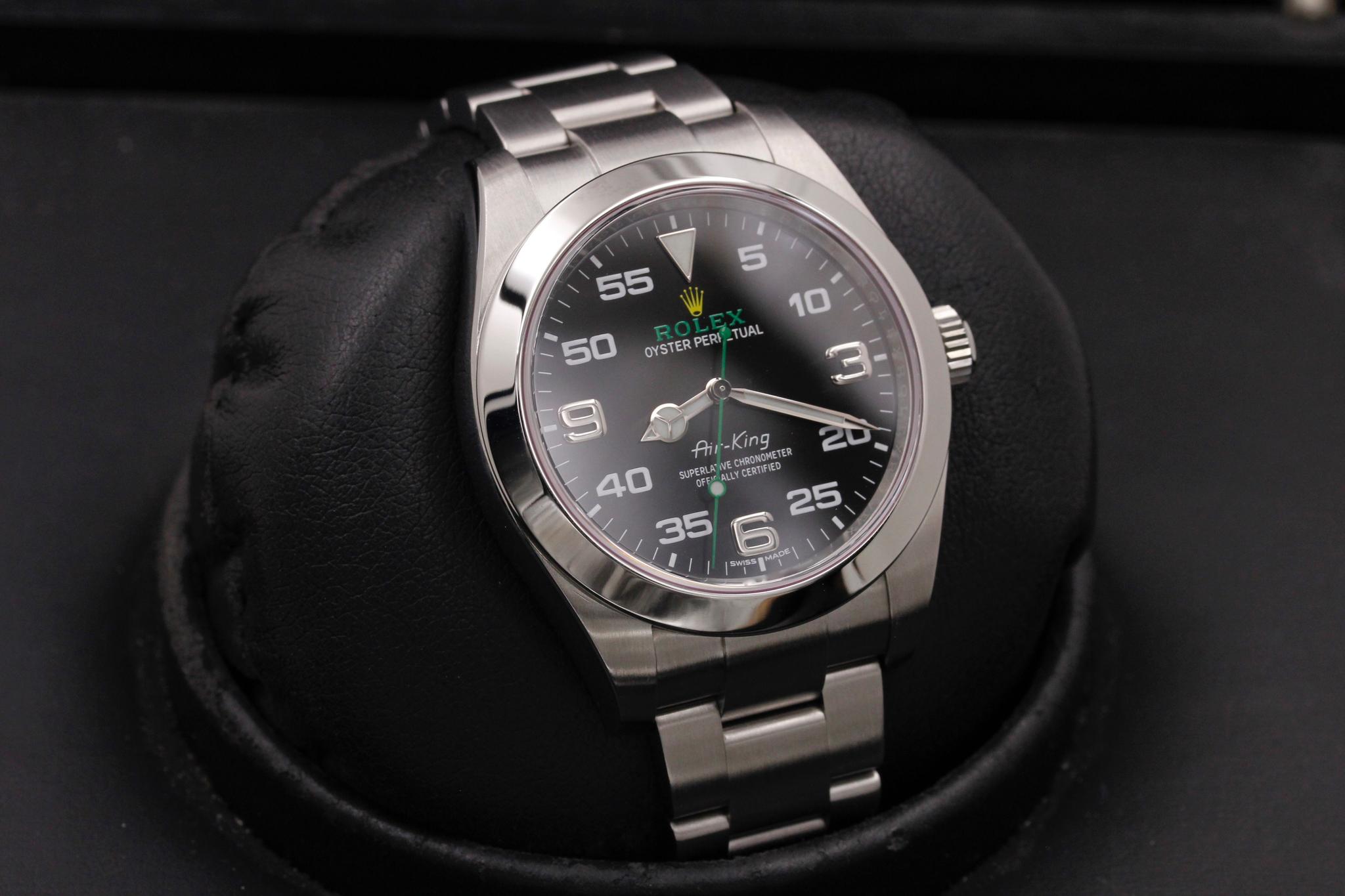 Watch Image 10