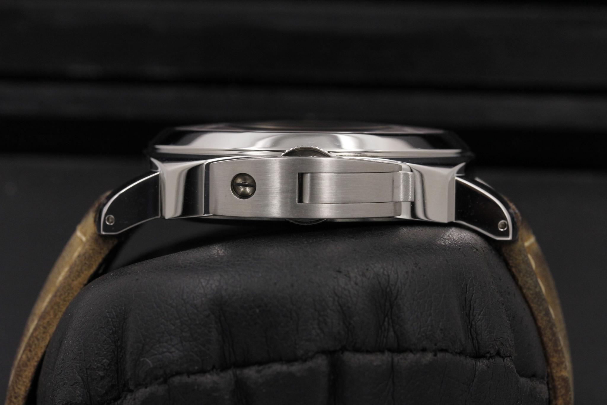 Watch Image 3