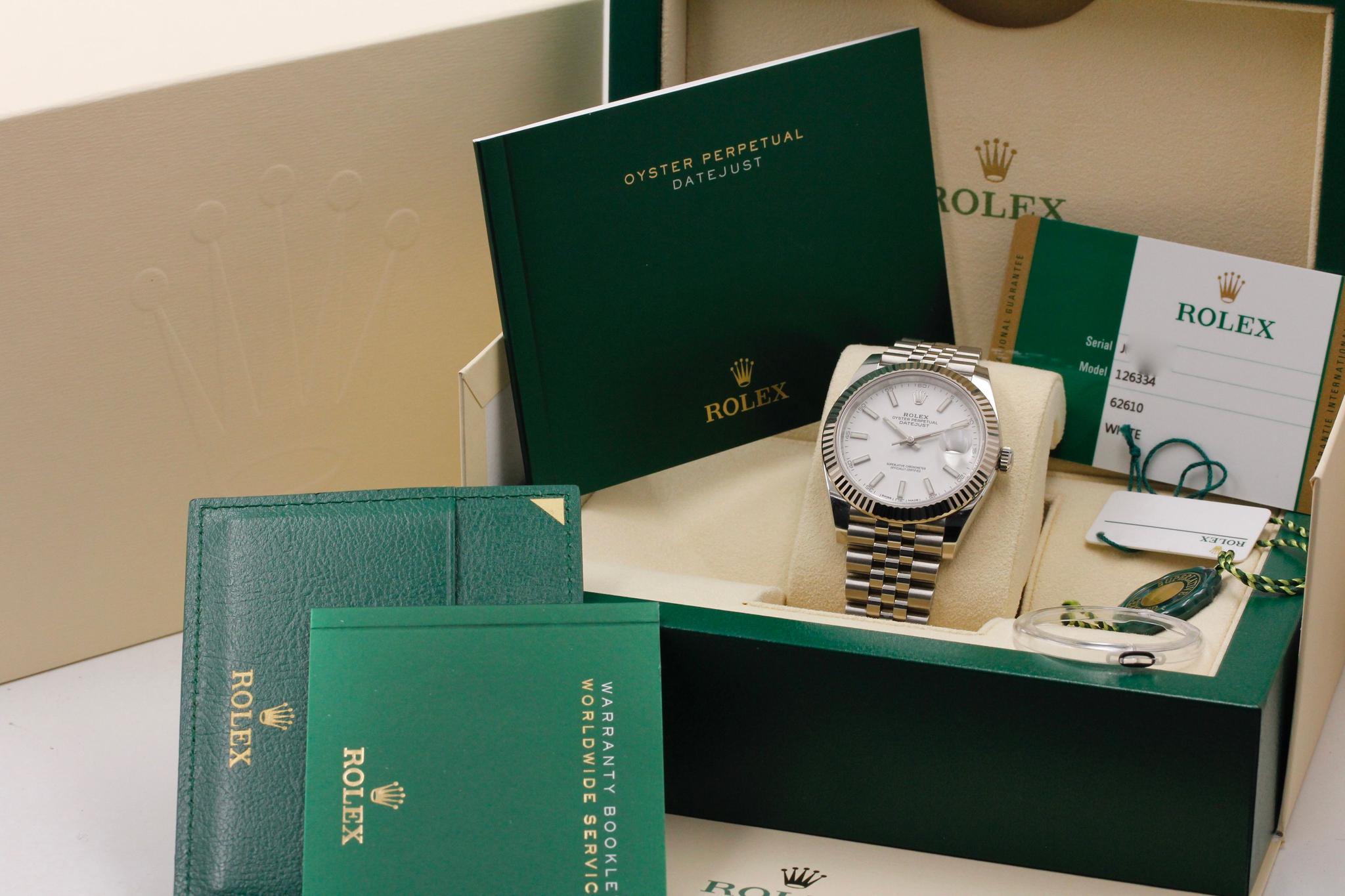 Watch Image 11