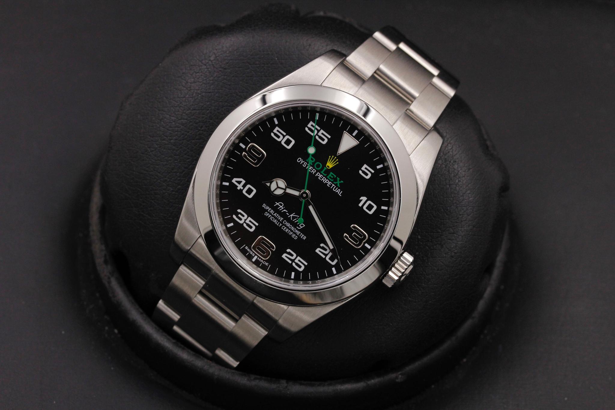 Watch Image 9