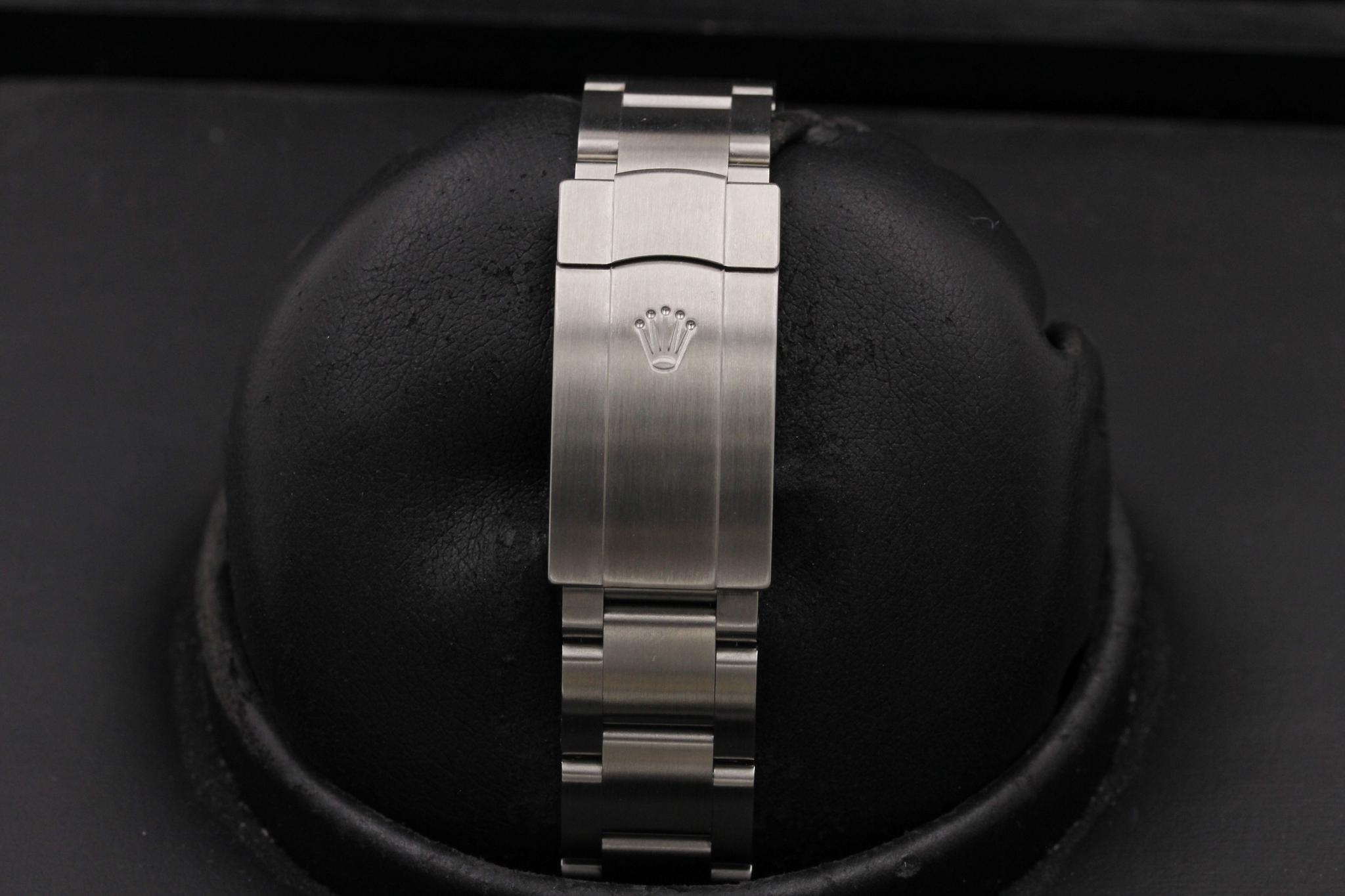 Watch Image 8
