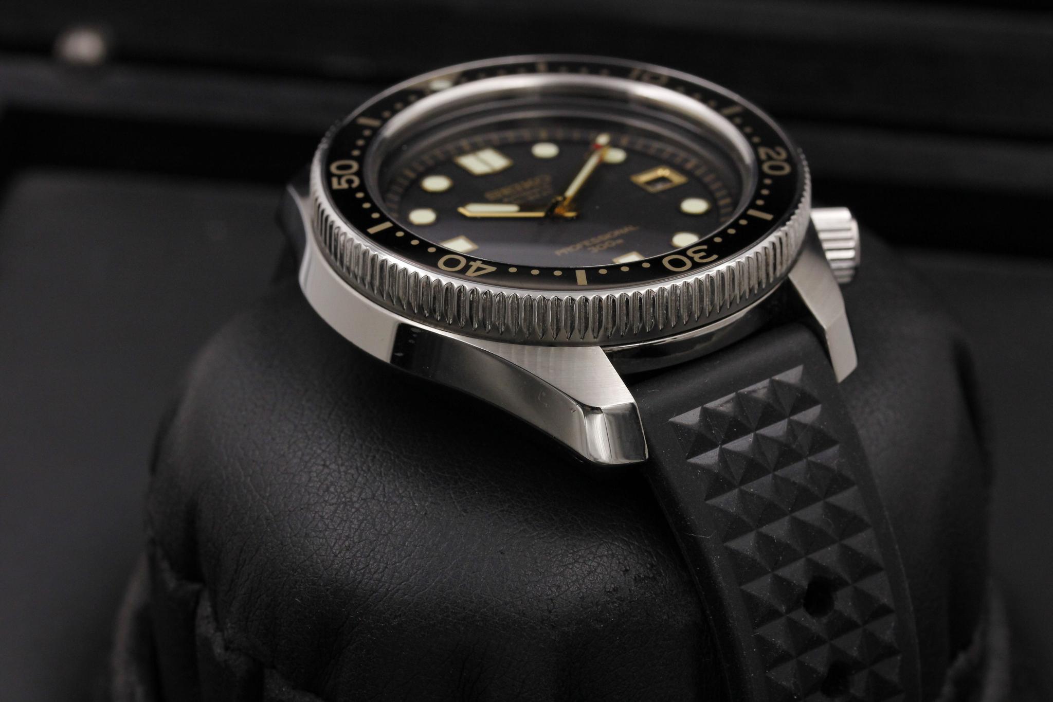 Watch Image 5