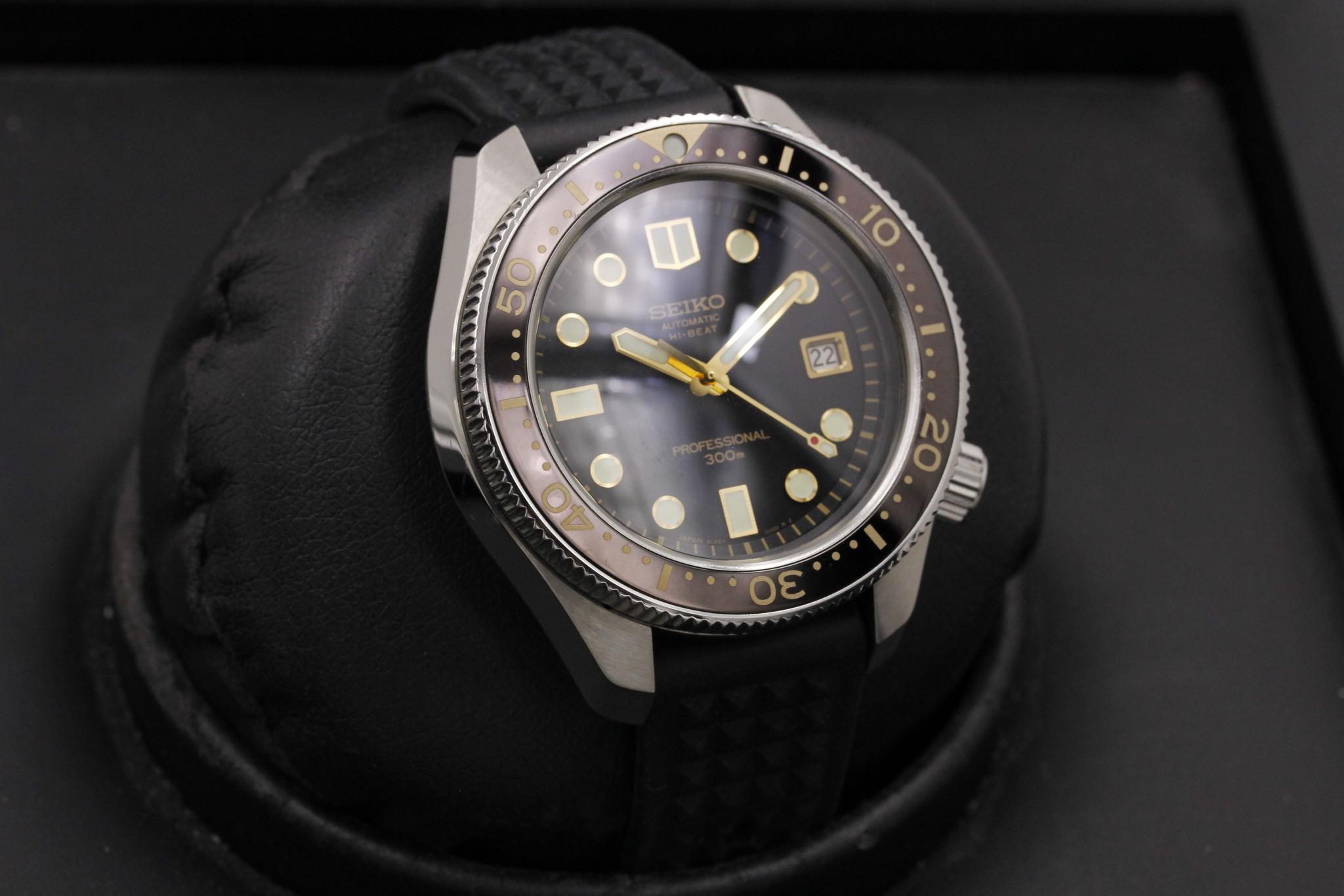 Watch Image 10